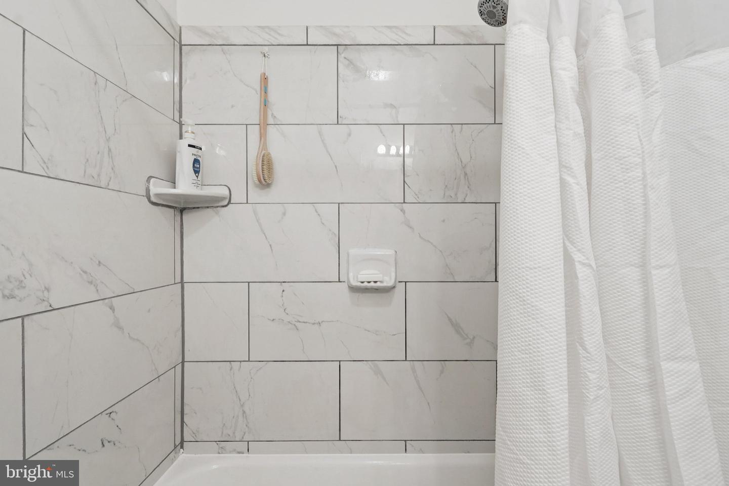 5816 ORCHARD HILL LN, CLIFTON, Virginia 20124, 2 Bedrooms Bedrooms, ,2 BathroomsBathrooms,Residential,For sale,5816 ORCHARD HILL LN,VAFX2266948 MLS # VAFX2266948