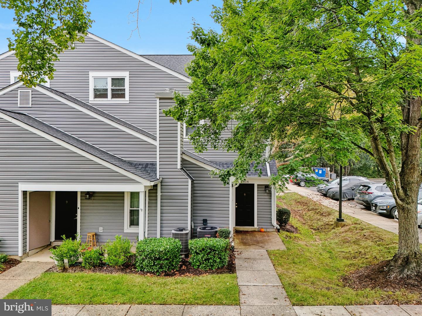 5816 ORCHARD HILL LN, CLIFTON, Virginia 20124, 2 Bedrooms Bedrooms, ,2 BathroomsBathrooms,Residential,For sale,5816 ORCHARD HILL LN,VAFX2266948 MLS # VAFX2266948