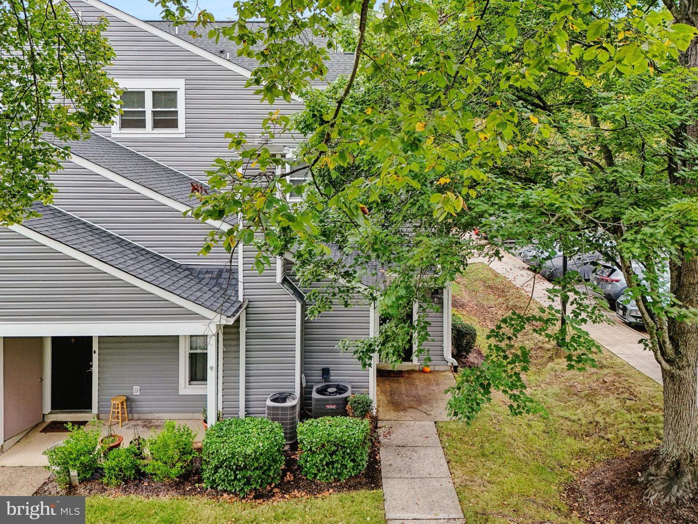 5816 ORCHARD HILL LN, CLIFTON, Virginia 20124, 2 Bedrooms Bedrooms, ,2 BathroomsBathrooms,Residential,For sale,5816 ORCHARD HILL LN,VAFX2266948 MLS # VAFX2266948