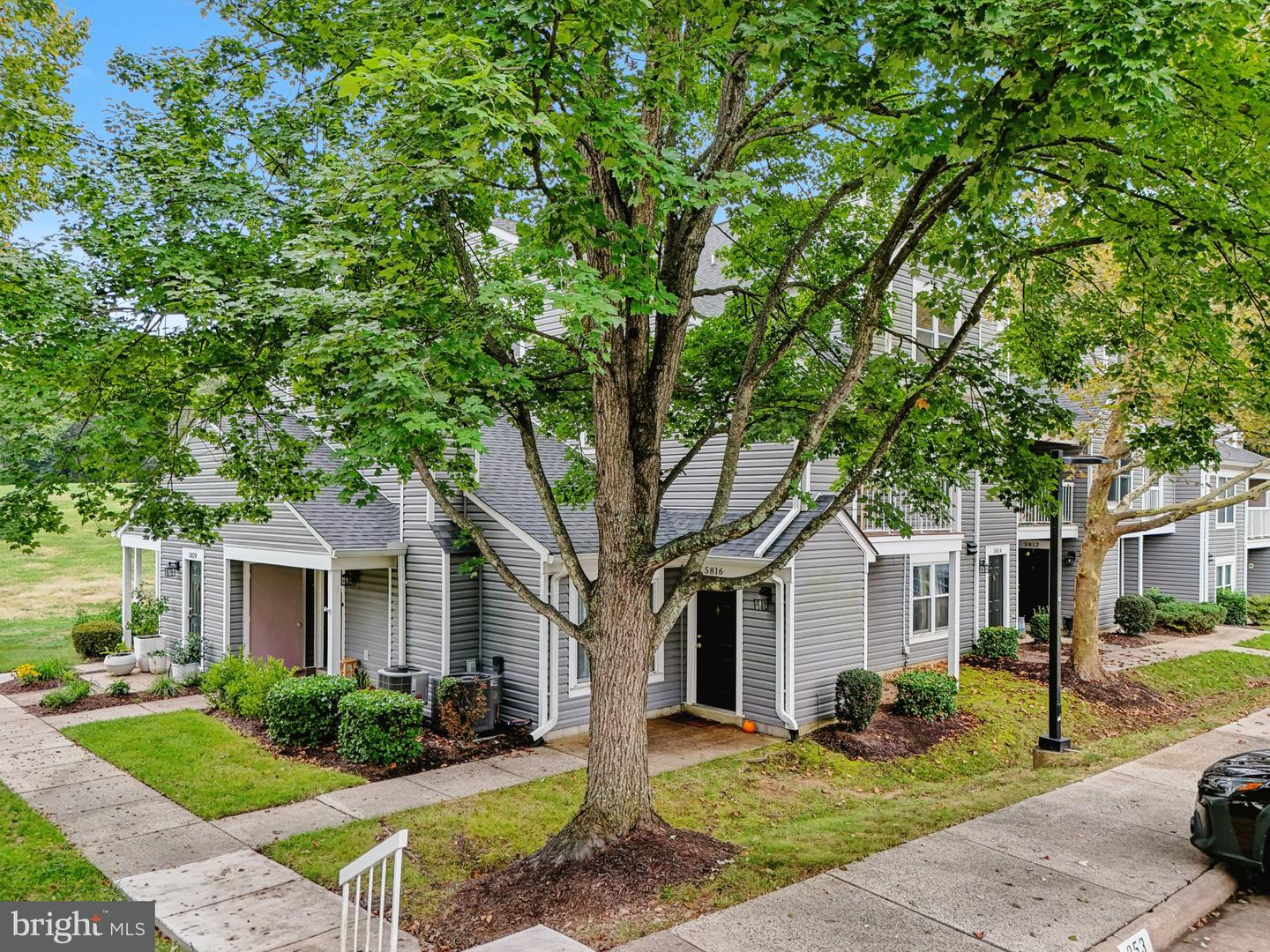 5816 ORCHARD HILL LN, CLIFTON, Virginia 20124, 2 Bedrooms Bedrooms, ,2 BathroomsBathrooms,Residential,For sale,5816 ORCHARD HILL LN,VAFX2266948 MLS # VAFX2266948