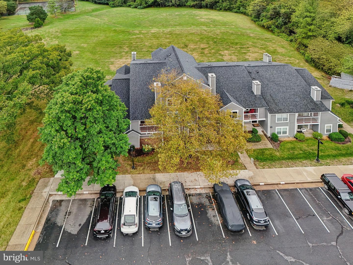 5816 ORCHARD HILL LN, CLIFTON, Virginia 20124, 2 Bedrooms Bedrooms, ,2 BathroomsBathrooms,Residential,For sale,5816 ORCHARD HILL LN,VAFX2266948 MLS # VAFX2266948