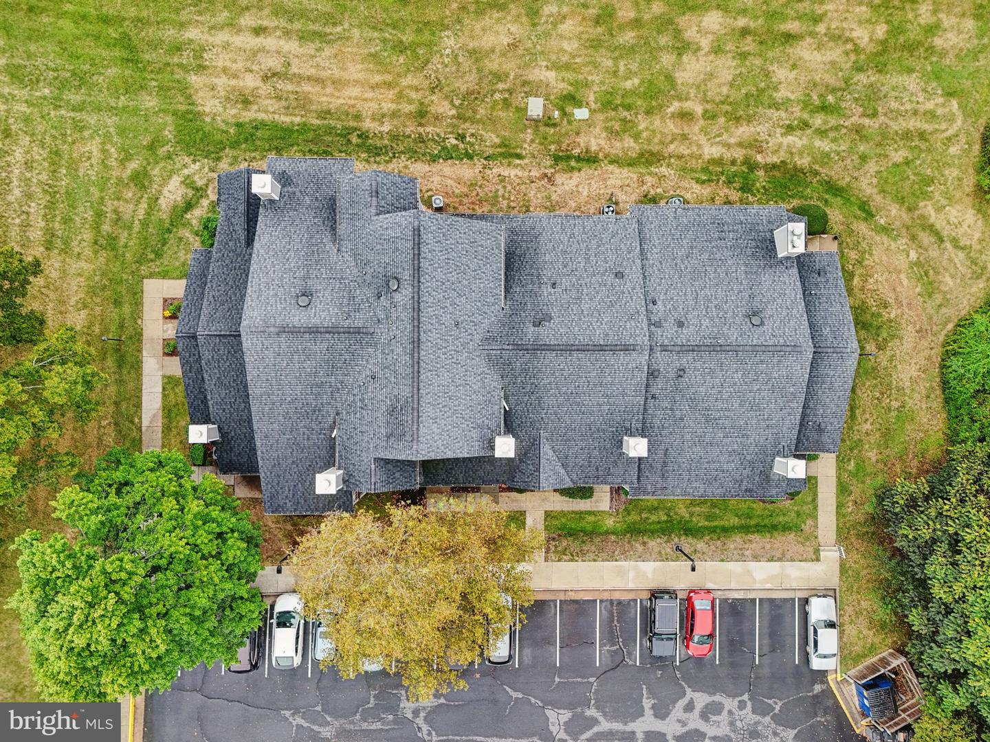 5816 ORCHARD HILL LN, CLIFTON, Virginia 20124, 2 Bedrooms Bedrooms, ,2 BathroomsBathrooms,Residential,For sale,5816 ORCHARD HILL LN,VAFX2266948 MLS # VAFX2266948