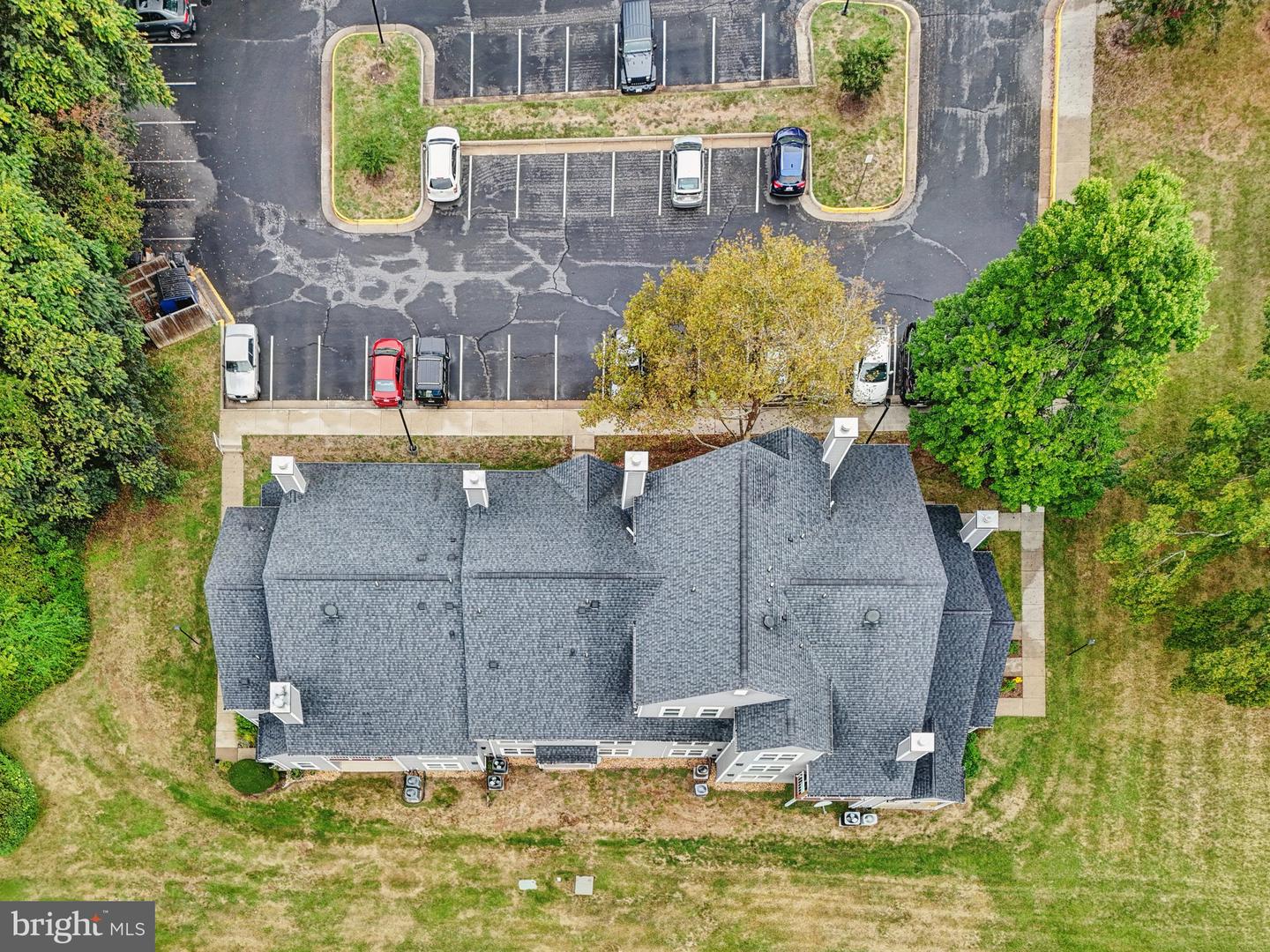 5816 ORCHARD HILL LN, CLIFTON, Virginia 20124, 2 Bedrooms Bedrooms, ,2 BathroomsBathrooms,Residential,For sale,5816 ORCHARD HILL LN,VAFX2266948 MLS # VAFX2266948