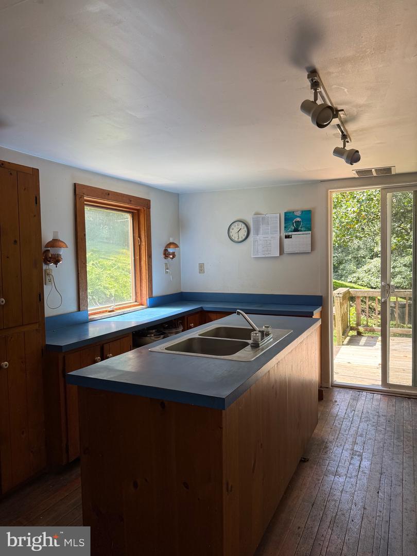 236 PIEDMONT ORCHARD RD, LINDEN, Virginia 22642, 3 Bedrooms Bedrooms, ,1 BathroomBathrooms,Residential,For sale,236 PIEDMONT ORCHARD RD,VAWR2012408 MLS # VAWR2012408