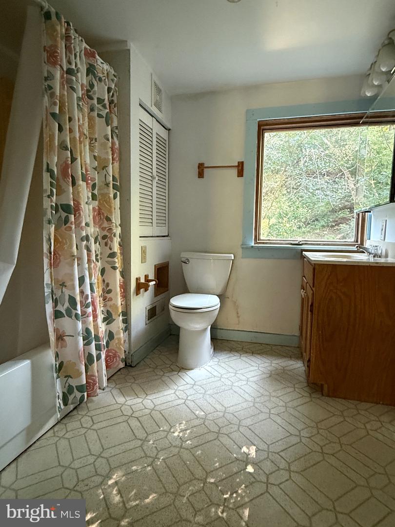 236 PIEDMONT ORCHARD RD, LINDEN, Virginia 22642, 3 Bedrooms Bedrooms, ,1 BathroomBathrooms,Residential,For sale,236 PIEDMONT ORCHARD RD,VAWR2012408 MLS # VAWR2012408
