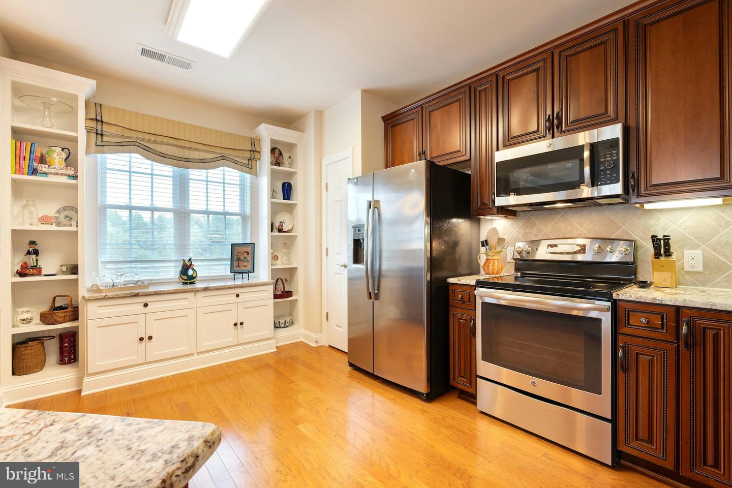15211 ROYAL CREST DR #405, HAYMARKET, Virginia 20169, 2 Bedrooms Bedrooms, ,2 BathroomsBathrooms,Residential,For sale,15211 ROYAL CREST DR #405,VAPW2104746 MLS # VAPW2104746