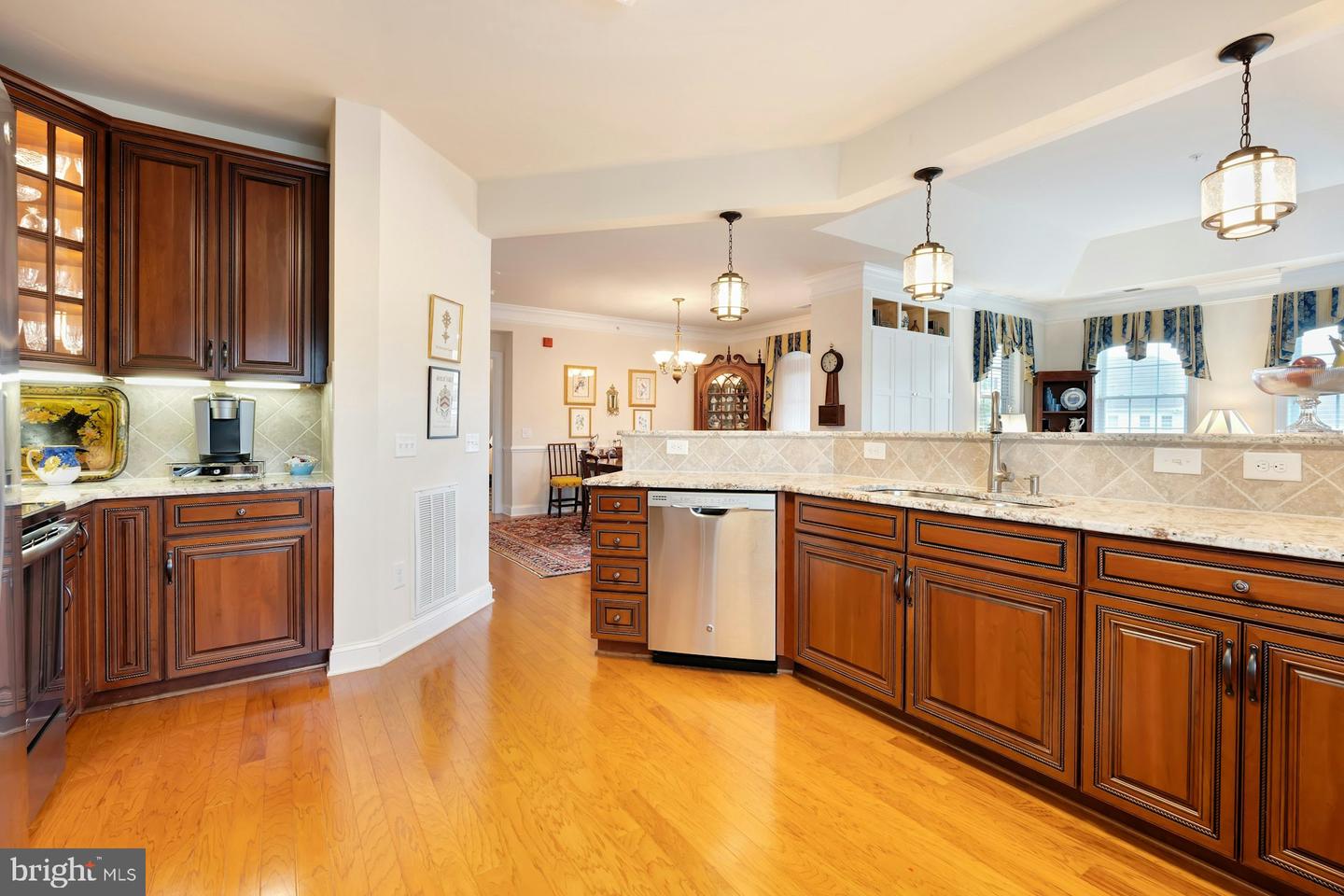 15211 ROYAL CREST DR #405, HAYMARKET, Virginia 20169, 2 Bedrooms Bedrooms, ,2 BathroomsBathrooms,Residential,For sale,15211 ROYAL CREST DR #405,VAPW2104746 MLS # VAPW2104746