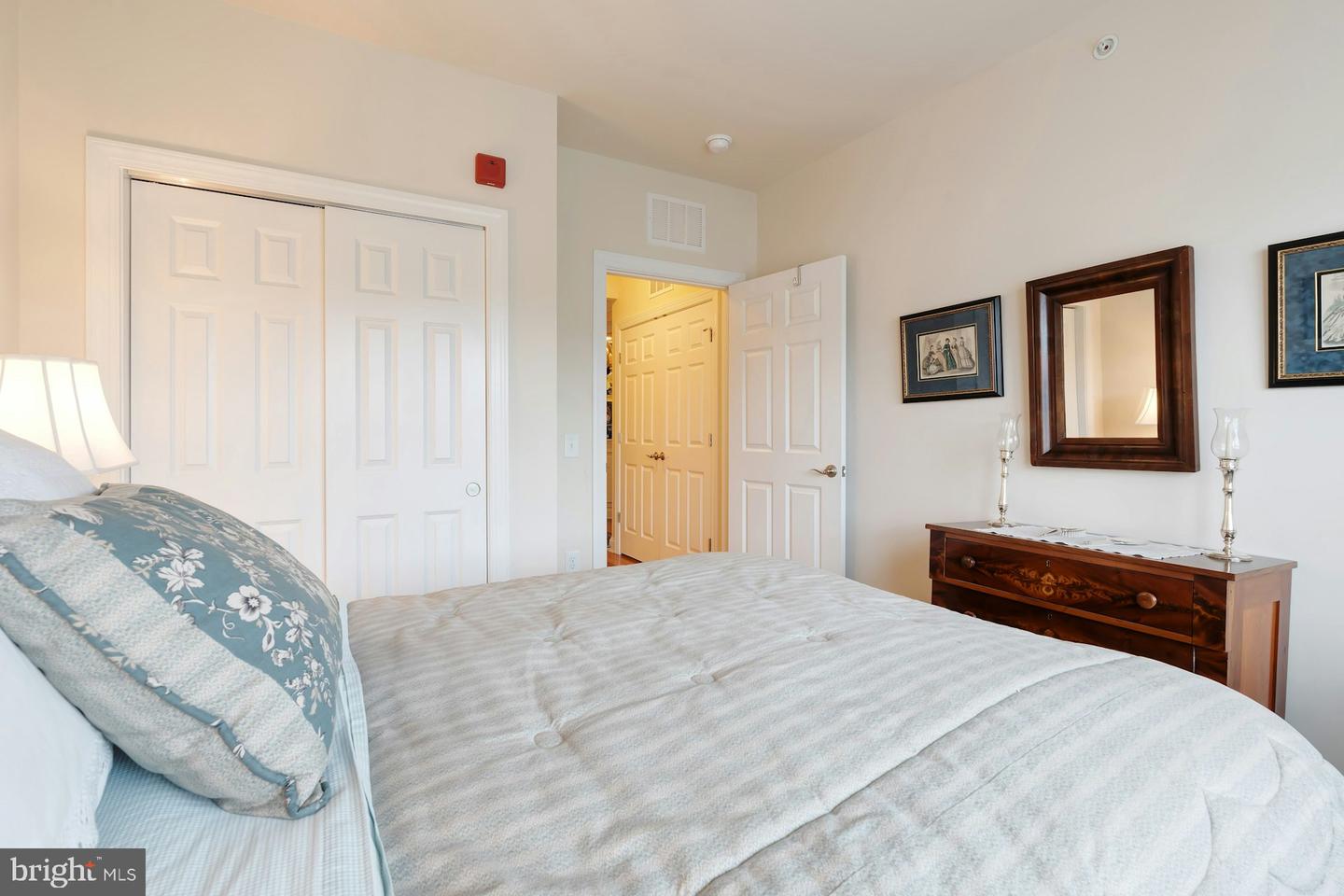 15211 ROYAL CREST DR #405, HAYMARKET, Virginia 20169, 2 Bedrooms Bedrooms, ,2 BathroomsBathrooms,Residential,For sale,15211 ROYAL CREST DR #405,VAPW2104746 MLS # VAPW2104746