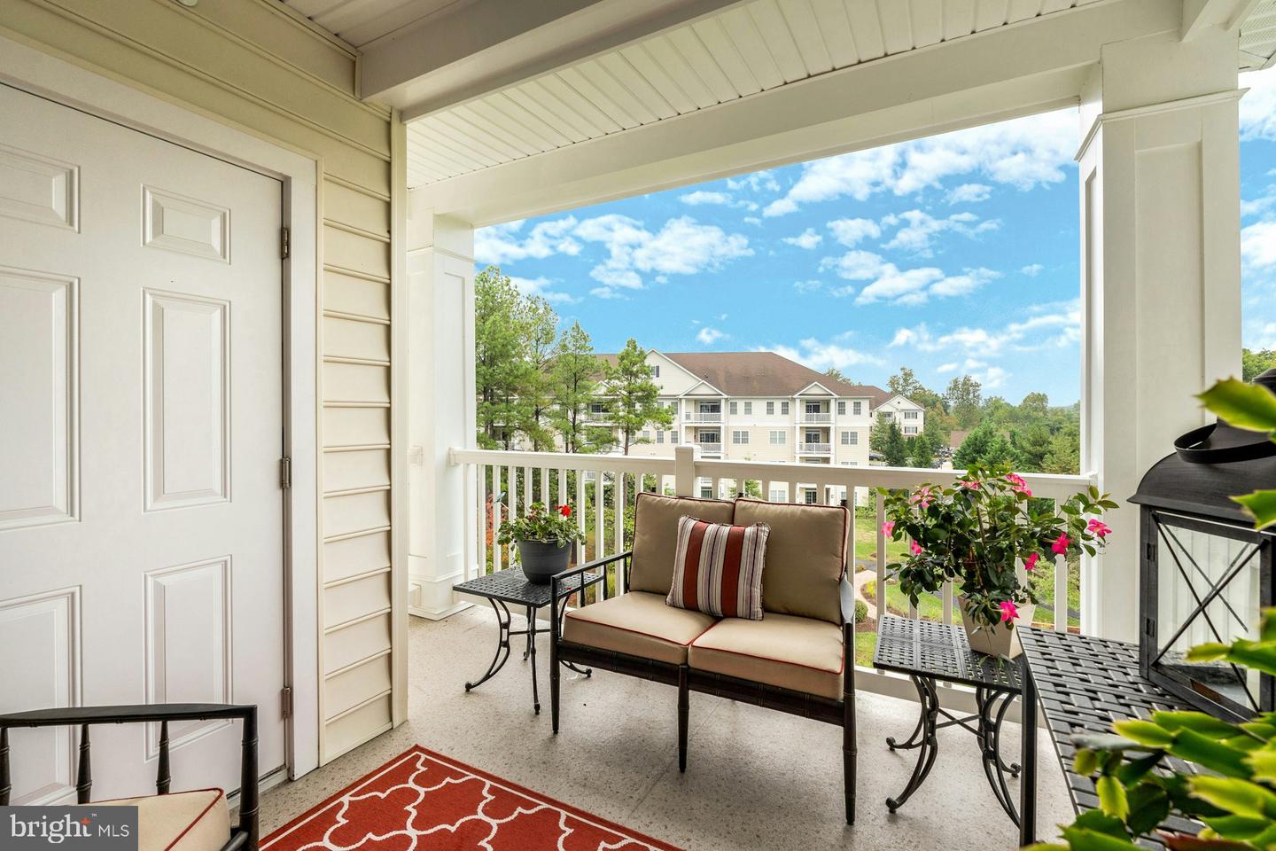 15211 ROYAL CREST DR #405, HAYMARKET, Virginia 20169, 2 Bedrooms Bedrooms, ,2 BathroomsBathrooms,Residential,For sale,15211 ROYAL CREST DR #405,VAPW2104746 MLS # VAPW2104746