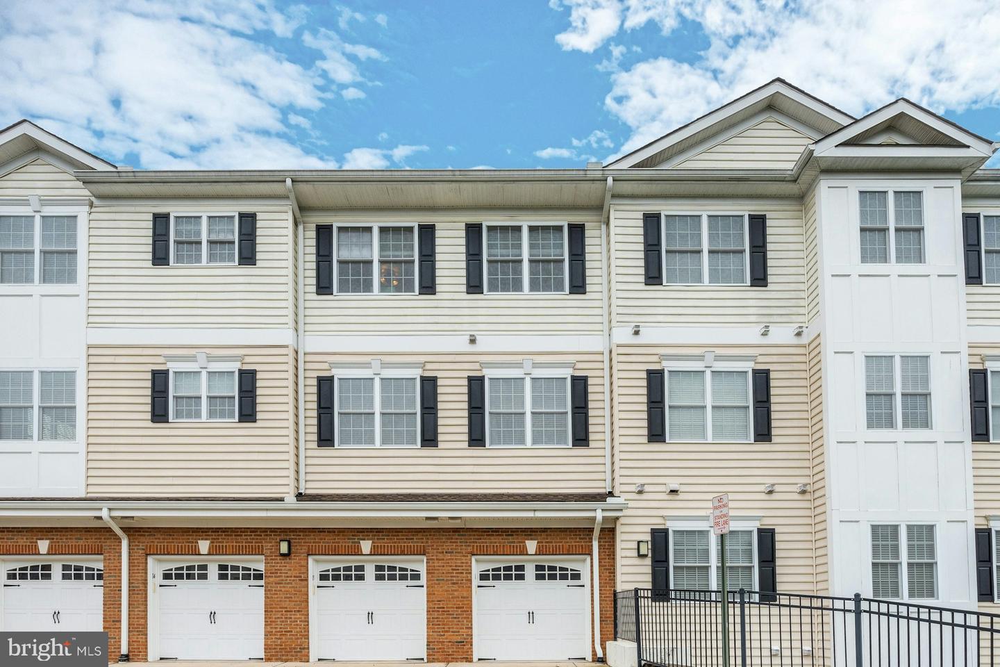 15211 ROYAL CREST DR #405, HAYMARKET, Virginia 20169, 2 Bedrooms Bedrooms, ,2 BathroomsBathrooms,Residential,For sale,15211 ROYAL CREST DR #405,VAPW2104746 MLS # VAPW2104746