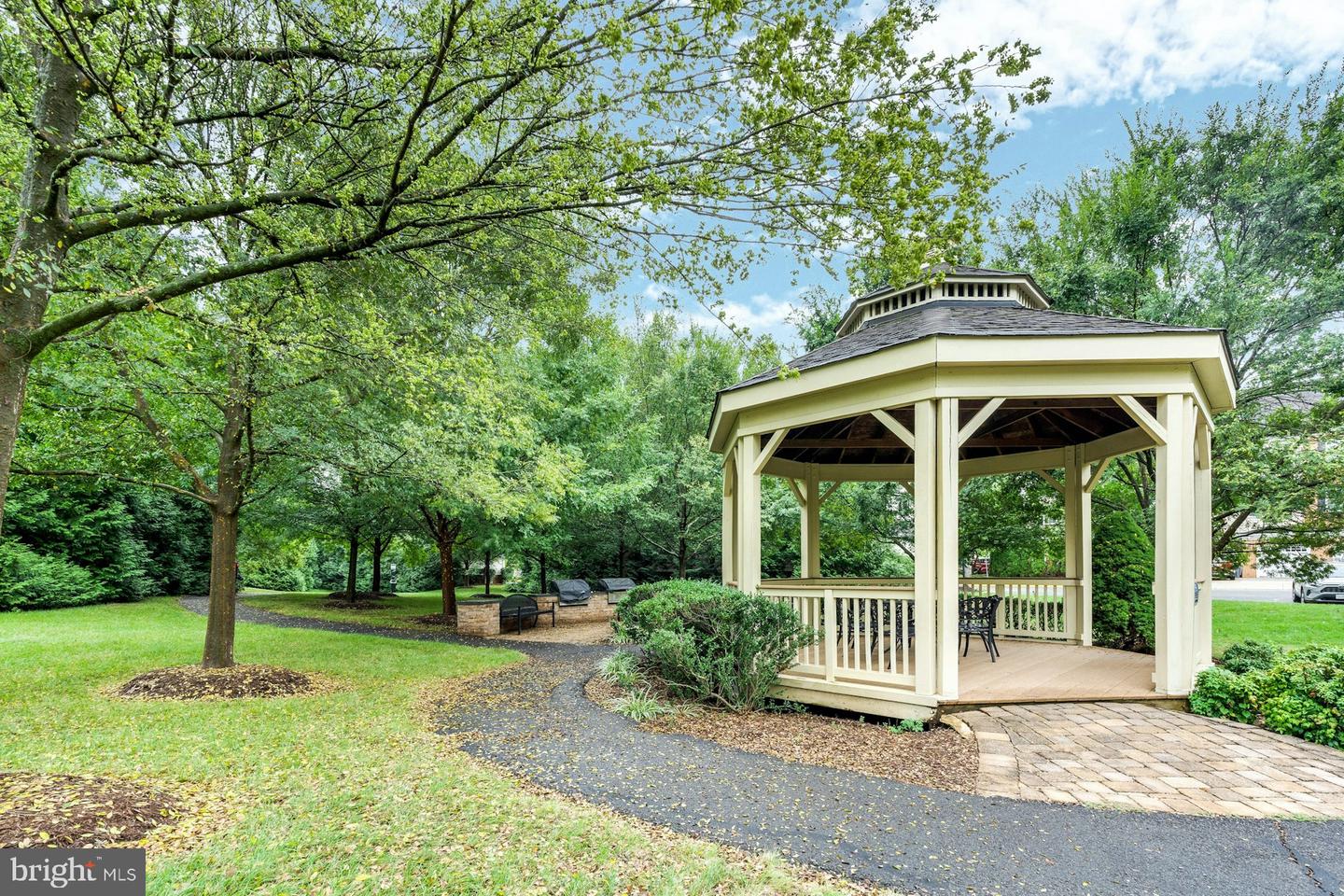 15211 ROYAL CREST DR #405, HAYMARKET, Virginia 20169, 2 Bedrooms Bedrooms, ,2 BathroomsBathrooms,Residential,For sale,15211 ROYAL CREST DR #405,VAPW2104746 MLS # VAPW2104746