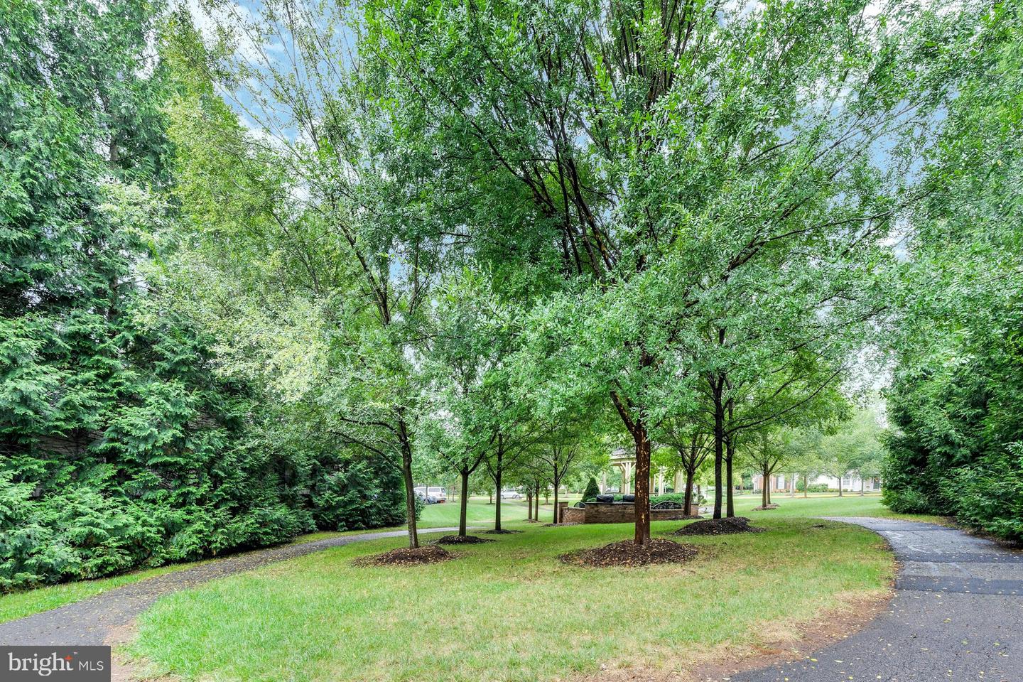 15211 ROYAL CREST DR #405, HAYMARKET, Virginia 20169, 2 Bedrooms Bedrooms, ,2 BathroomsBathrooms,Residential,For sale,15211 ROYAL CREST DR #405,VAPW2104746 MLS # VAPW2104746