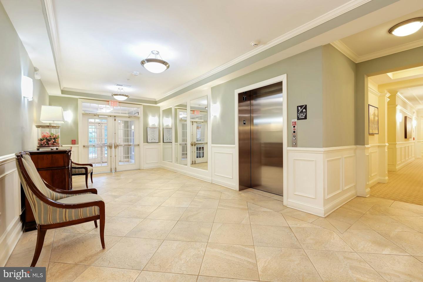 15211 ROYAL CREST DR #405, HAYMARKET, Virginia 20169, 2 Bedrooms Bedrooms, ,2 BathroomsBathrooms,Residential,For sale,15211 ROYAL CREST DR #405,VAPW2104746 MLS # VAPW2104746