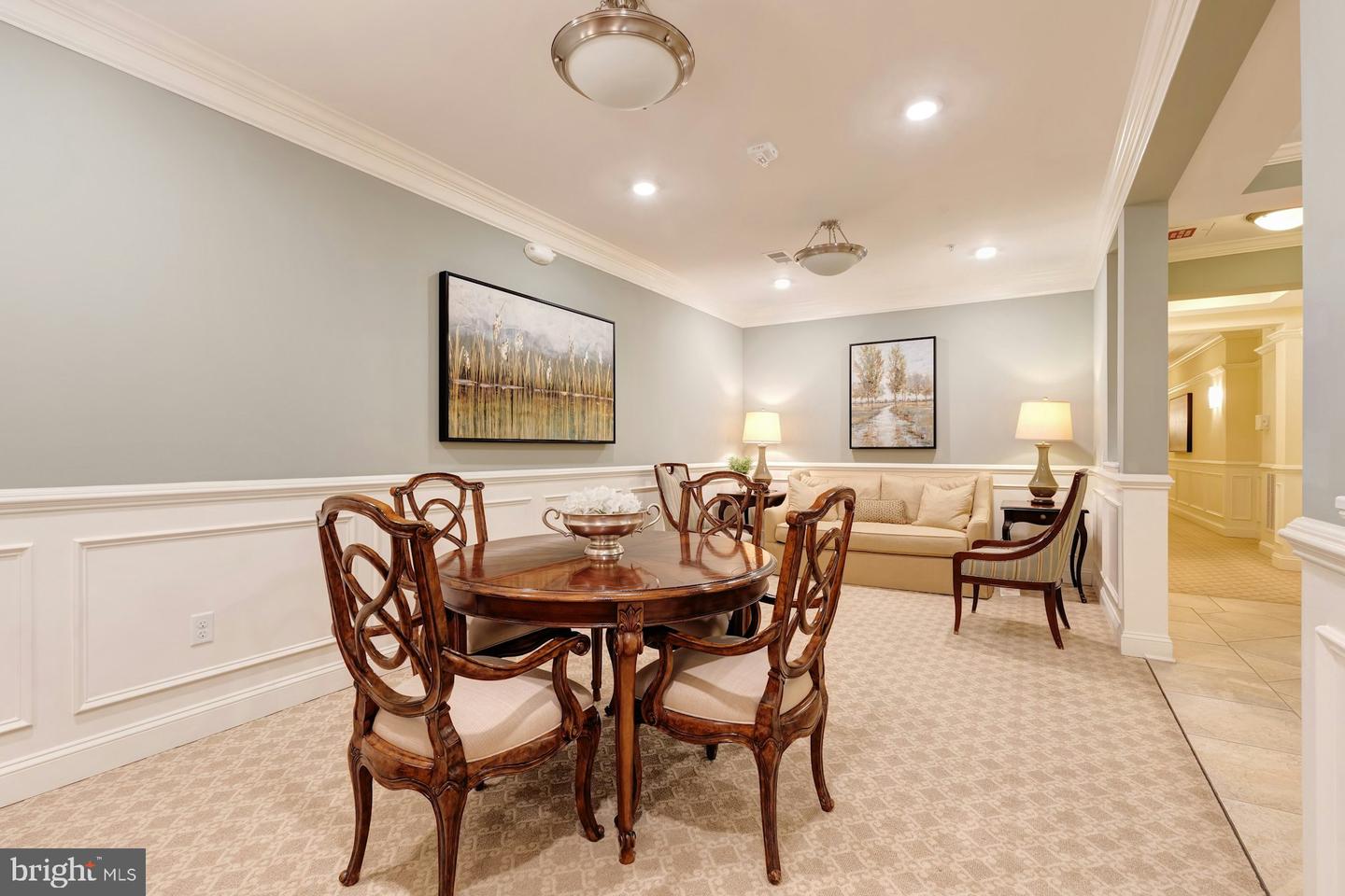 15211 ROYAL CREST DR #405, HAYMARKET, Virginia 20169, 2 Bedrooms Bedrooms, ,2 BathroomsBathrooms,Residential,For sale,15211 ROYAL CREST DR #405,VAPW2104746 MLS # VAPW2104746