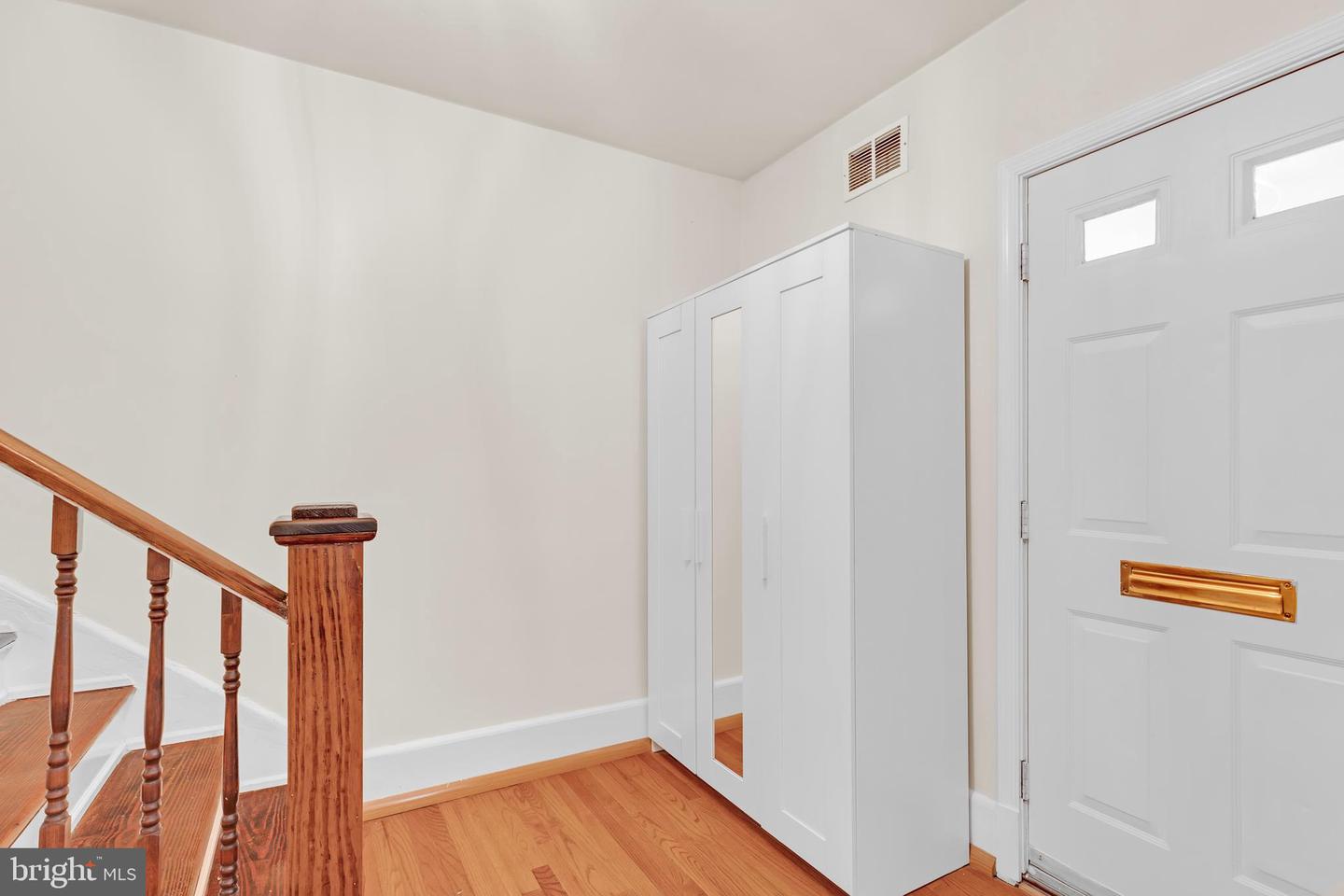909 PENDLETON ST, ALEXANDRIA, Virginia 22314, 2 Bedrooms Bedrooms, ,1 BathroomBathrooms,Residential,For sale,909 PENDLETON ST,VAAX2050230 MLS # VAAX2050230