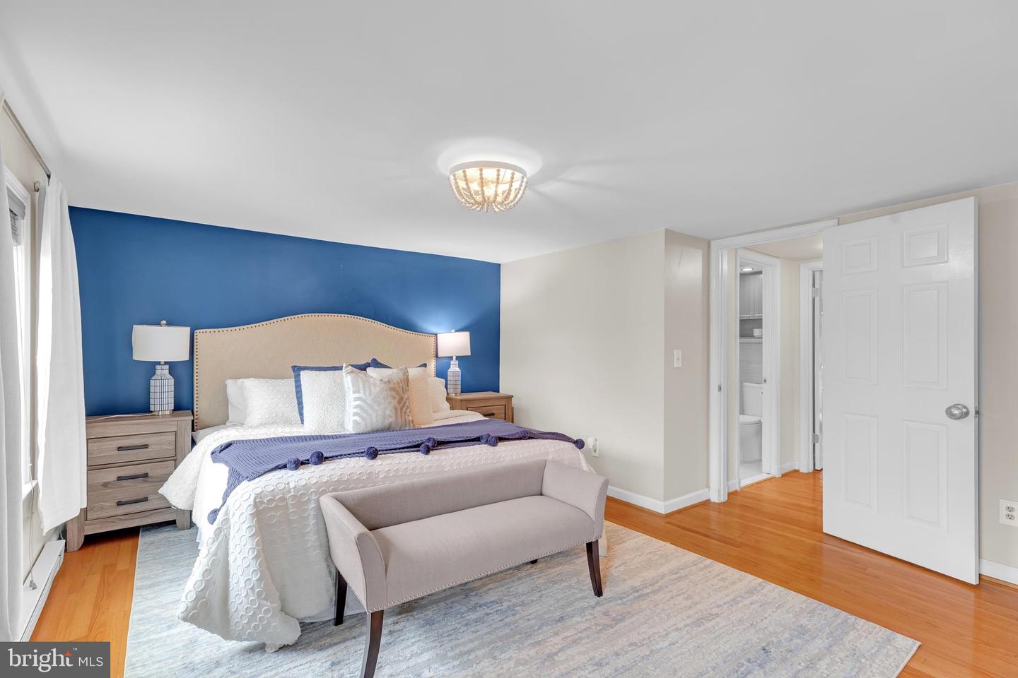 909 PENDLETON ST, ALEXANDRIA, Virginia 22314, 2 Bedrooms Bedrooms, ,1 BathroomBathrooms,Residential,For sale,909 PENDLETON ST,VAAX2050230 MLS # VAAX2050230