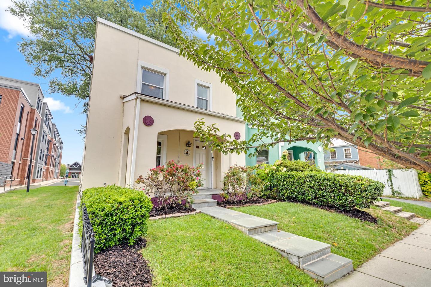 909 PENDLETON ST, ALEXANDRIA, Virginia 22314, 2 Bedrooms Bedrooms, ,1 BathroomBathrooms,Residential,For sale,909 PENDLETON ST,VAAX2050230 MLS # VAAX2050230