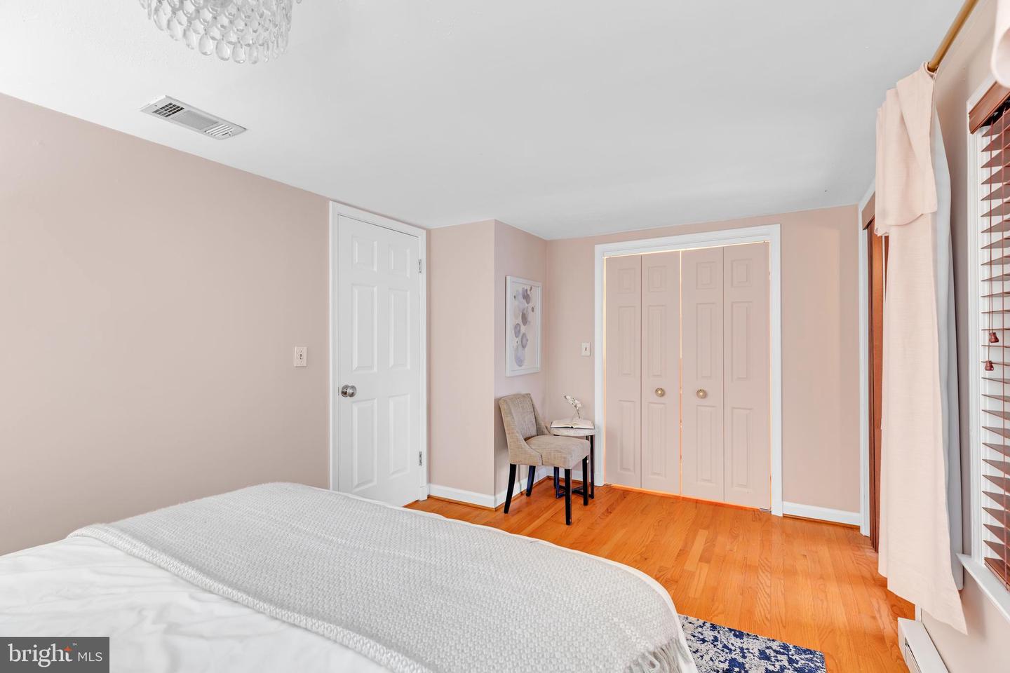 909 PENDLETON ST, ALEXANDRIA, Virginia 22314, 2 Bedrooms Bedrooms, ,1 BathroomBathrooms,Residential,For sale,909 PENDLETON ST,VAAX2050230 MLS # VAAX2050230