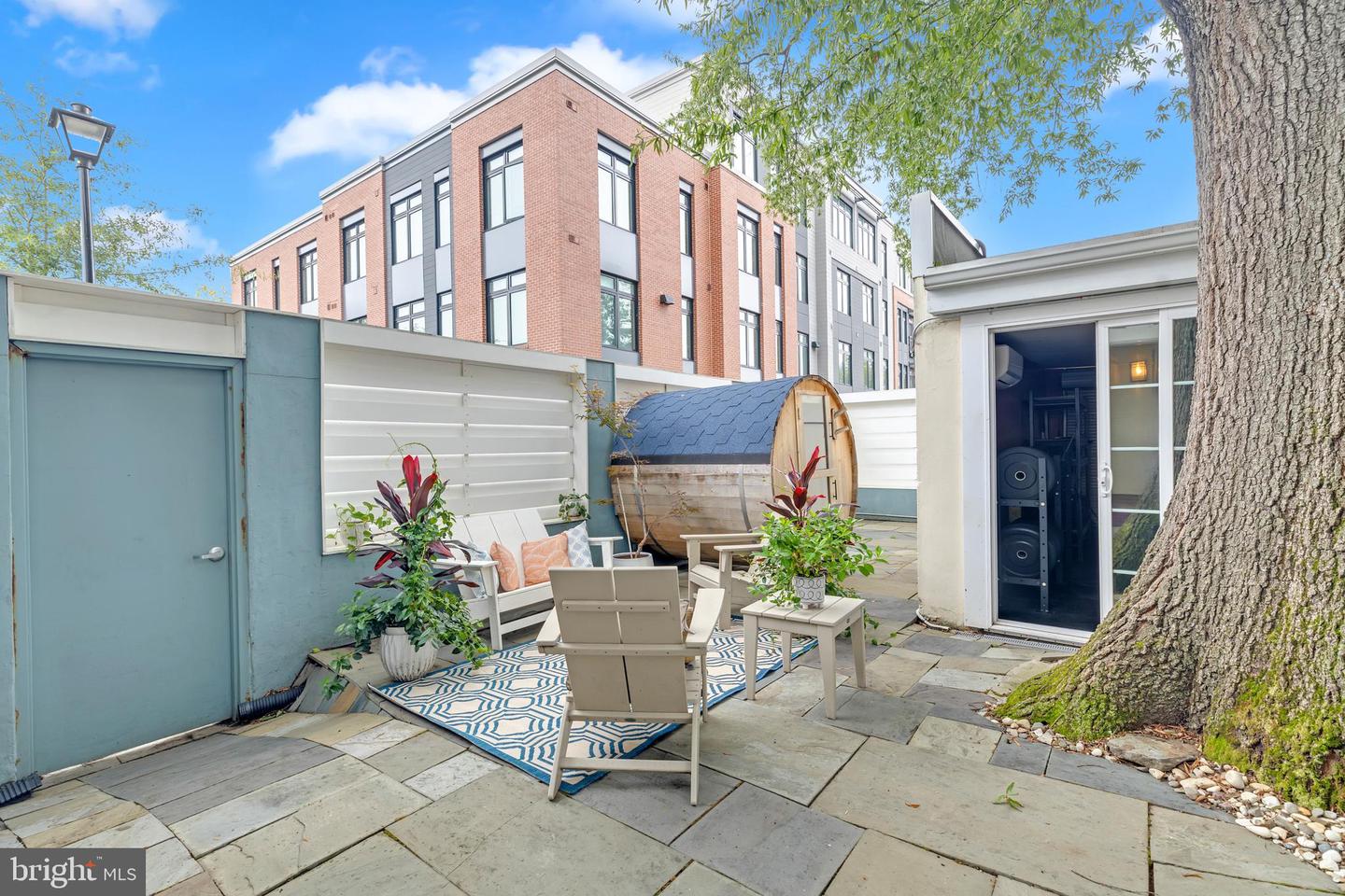 909 PENDLETON ST, ALEXANDRIA, Virginia 22314, 2 Bedrooms Bedrooms, ,1 BathroomBathrooms,Residential,For sale,909 PENDLETON ST,VAAX2050230 MLS # VAAX2050230