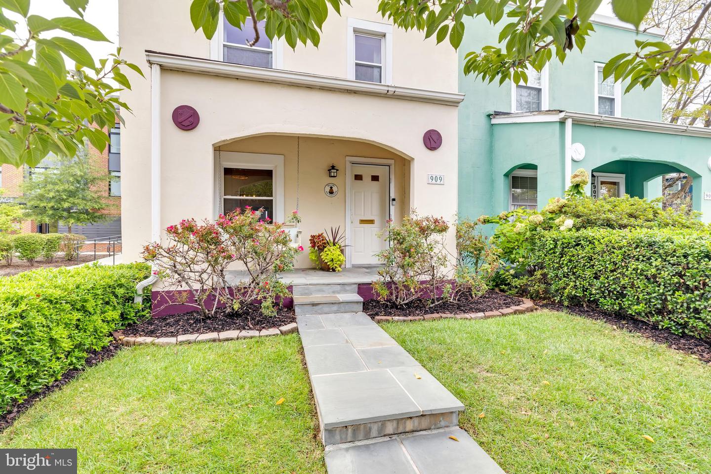 909 PENDLETON ST, ALEXANDRIA, Virginia 22314, 2 Bedrooms Bedrooms, ,1 BathroomBathrooms,Residential,For sale,909 PENDLETON ST,VAAX2050230 MLS # VAAX2050230