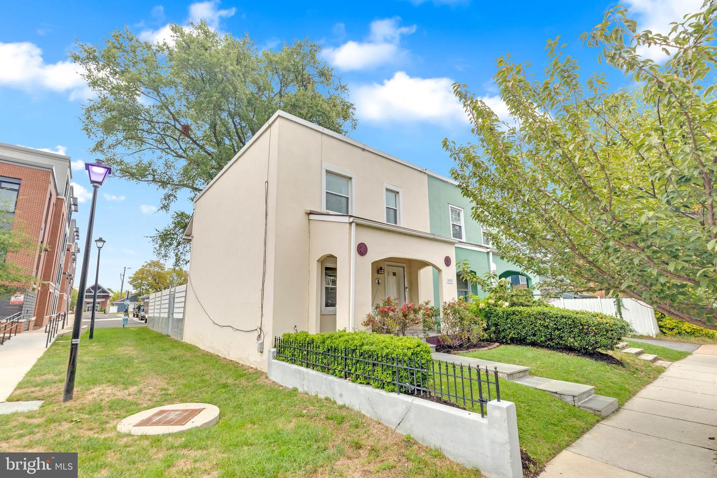 909 PENDLETON ST, ALEXANDRIA, Virginia 22314, 2 Bedrooms Bedrooms, ,1 BathroomBathrooms,Residential,For sale,909 PENDLETON ST,VAAX2050230 MLS # VAAX2050230