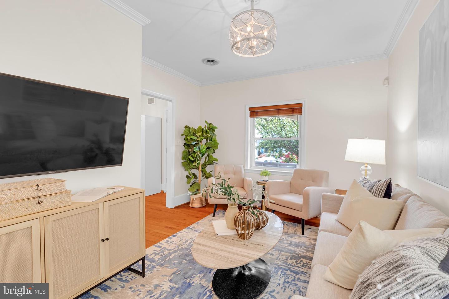 909 PENDLETON ST, ALEXANDRIA, Virginia 22314, 2 Bedrooms Bedrooms, ,1 BathroomBathrooms,Residential,For sale,909 PENDLETON ST,VAAX2050230 MLS # VAAX2050230