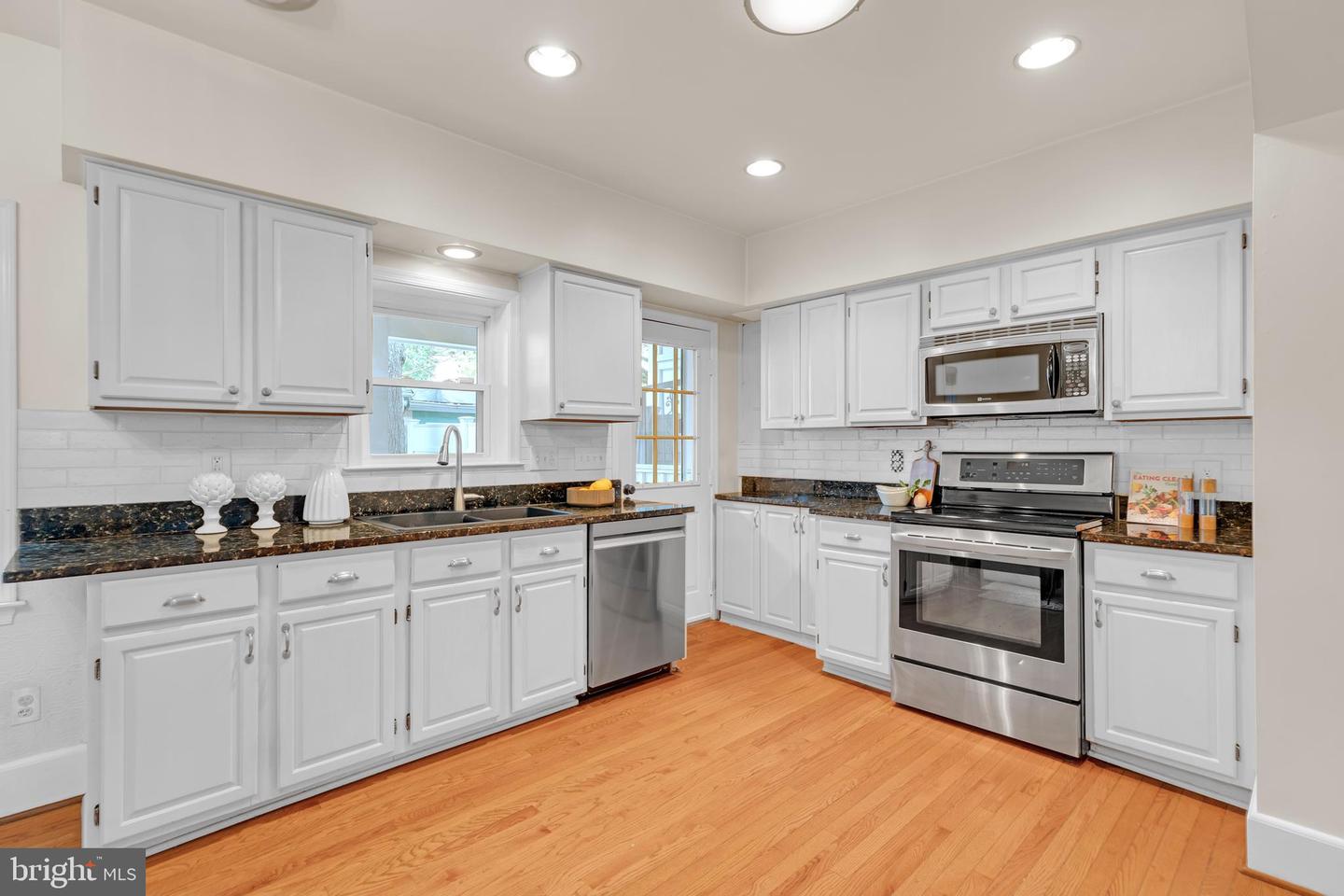 909 PENDLETON ST, ALEXANDRIA, Virginia 22314, 2 Bedrooms Bedrooms, ,1 BathroomBathrooms,Residential,For sale,909 PENDLETON ST,VAAX2050230 MLS # VAAX2050230