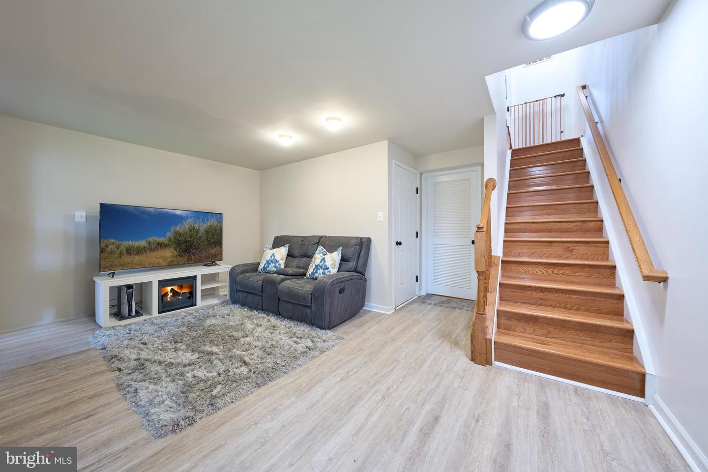 6570 OSPREY POINT LN, ALEXANDRIA, Virginia 22315, 3 Bedrooms Bedrooms, ,2 BathroomsBathrooms,Residential,For sale,6570 OSPREY POINT LN,VAFX2269898 MLS # VAFX2269898