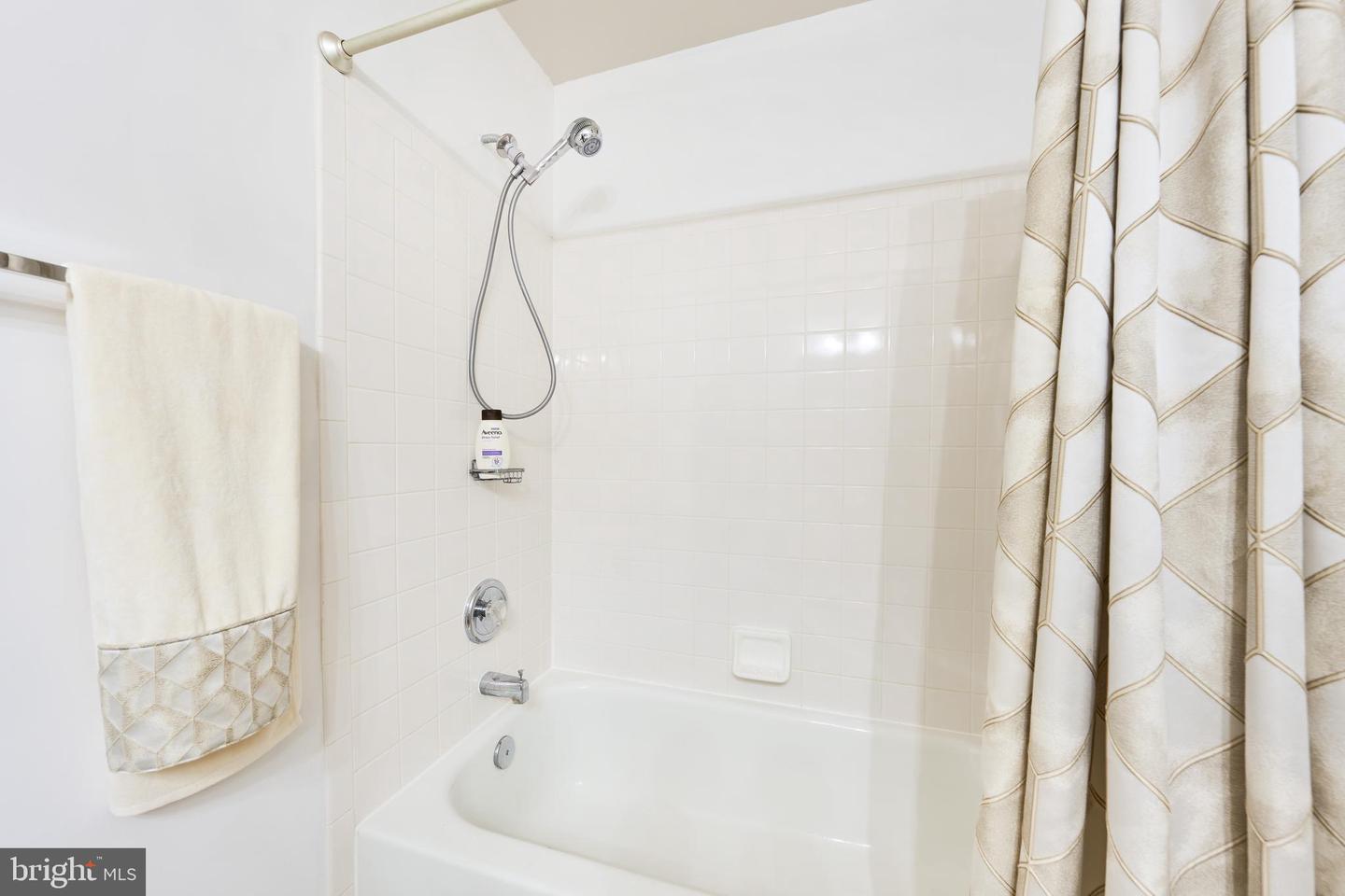 6570 OSPREY POINT LN, ALEXANDRIA, Virginia 22315, 3 Bedrooms Bedrooms, ,2 BathroomsBathrooms,Residential,For sale,6570 OSPREY POINT LN,VAFX2269898 MLS # VAFX2269898