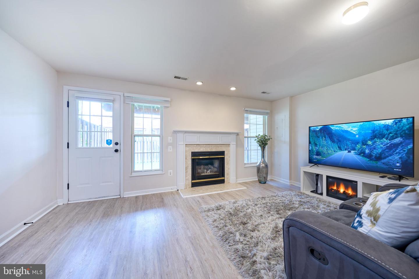 6570 OSPREY POINT LN, ALEXANDRIA, Virginia 22315, 3 Bedrooms Bedrooms, ,2 BathroomsBathrooms,Residential,For sale,6570 OSPREY POINT LN,VAFX2269898 MLS # VAFX2269898