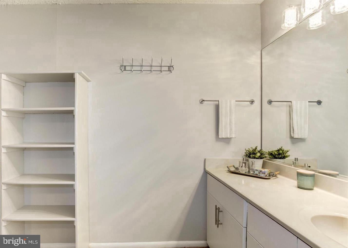 2500 N VAN DORN ST #1118, ALEXANDRIA, Virginia 22302, ,1 BathroomBathrooms,Residential,For sale,2500 N VAN DORN ST #1118,VAAX2050358 MLS # VAAX2050358