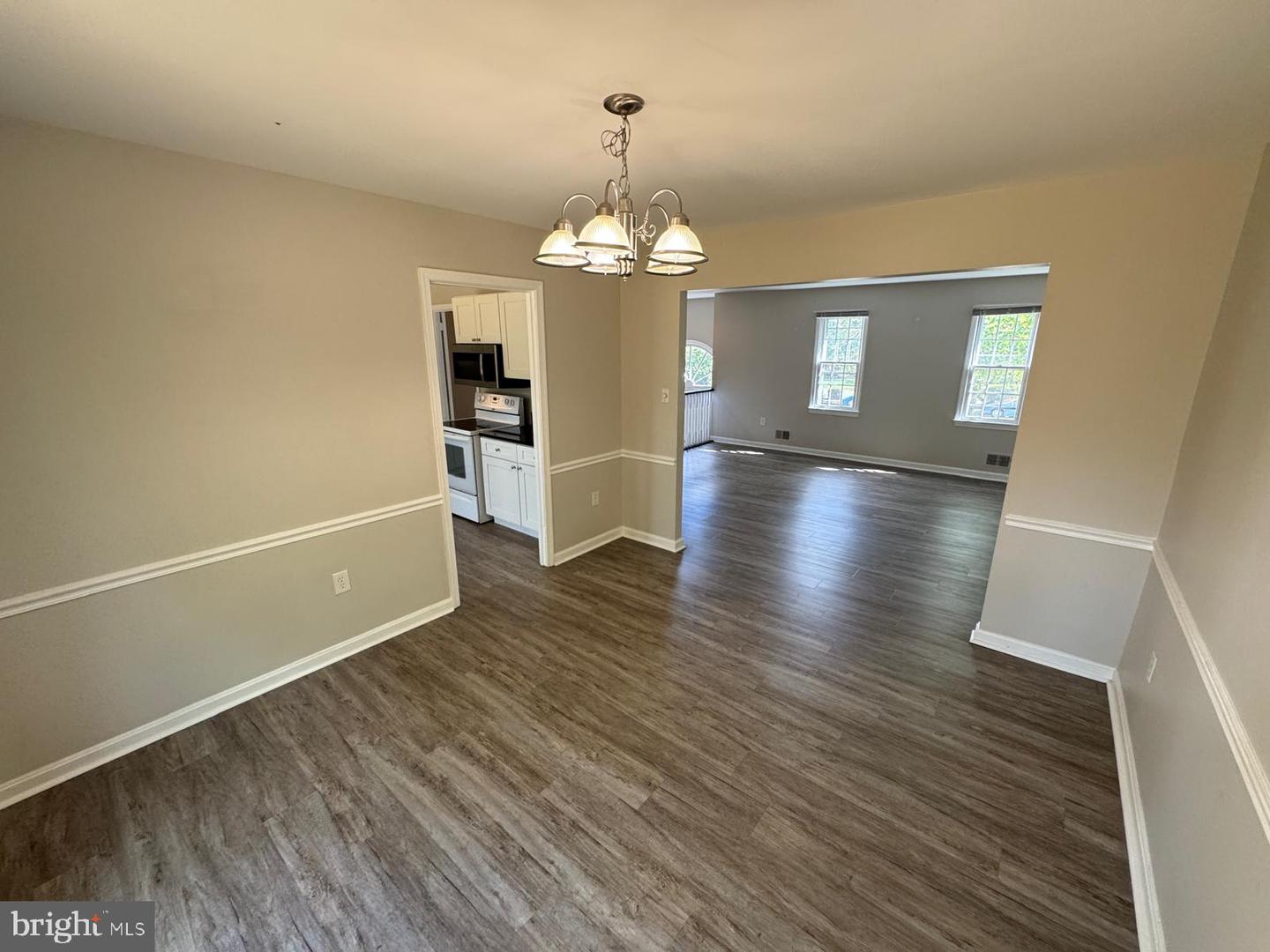 7918 EDINBURGH DR, SPRINGFIELD, Virginia 22153, 5 Bedrooms Bedrooms, ,3 BathroomsBathrooms,Residential,For sale,7918 EDINBURGH DR,VAFX2270046 MLS # VAFX2270046