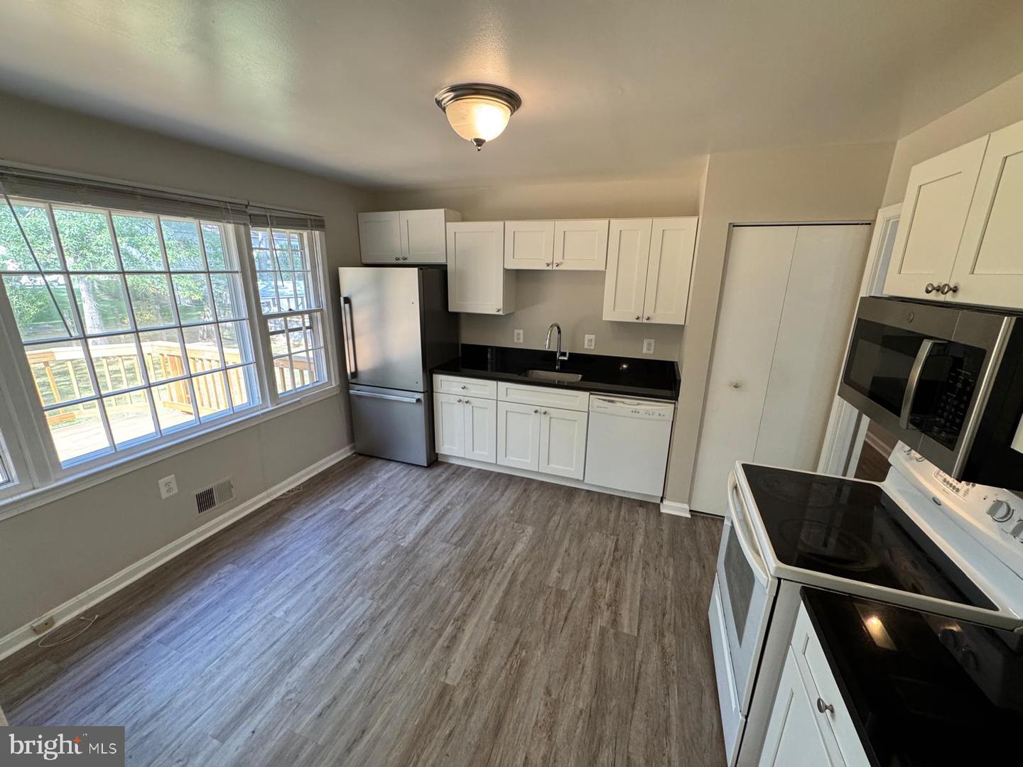 7918 EDINBURGH DR, SPRINGFIELD, Virginia 22153, 5 Bedrooms Bedrooms, ,3 BathroomsBathrooms,Residential,For sale,7918 EDINBURGH DR,VAFX2270046 MLS # VAFX2270046
