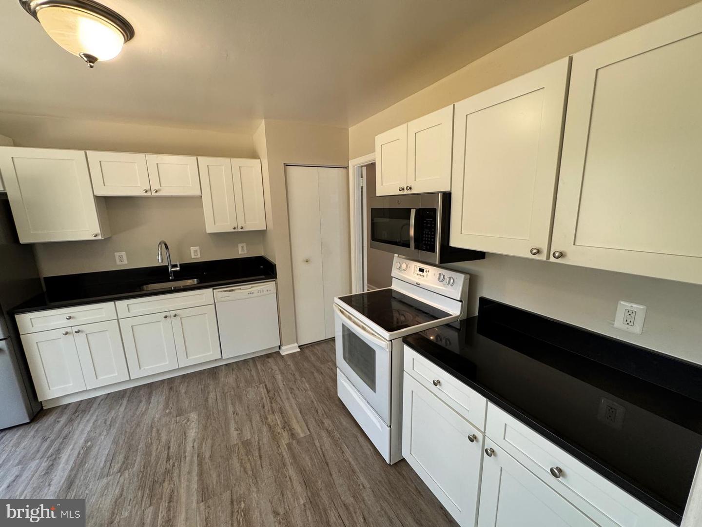 7918 EDINBURGH DR, SPRINGFIELD, Virginia 22153, 5 Bedrooms Bedrooms, ,3 BathroomsBathrooms,Residential,For sale,7918 EDINBURGH DR,VAFX2270046 MLS # VAFX2270046