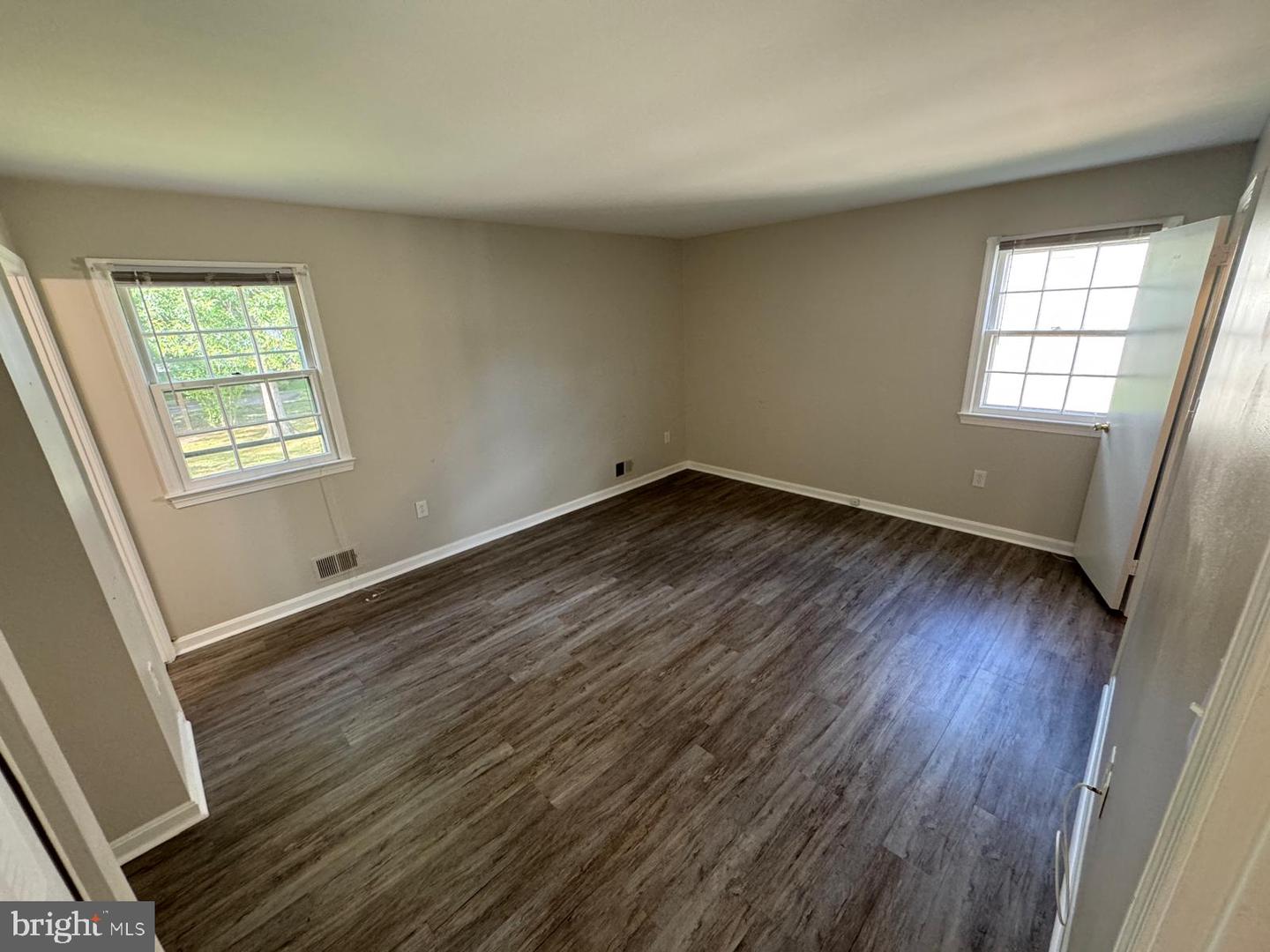 7918 EDINBURGH DR, SPRINGFIELD, Virginia 22153, 5 Bedrooms Bedrooms, ,3 BathroomsBathrooms,Residential,For sale,7918 EDINBURGH DR,VAFX2270046 MLS # VAFX2270046