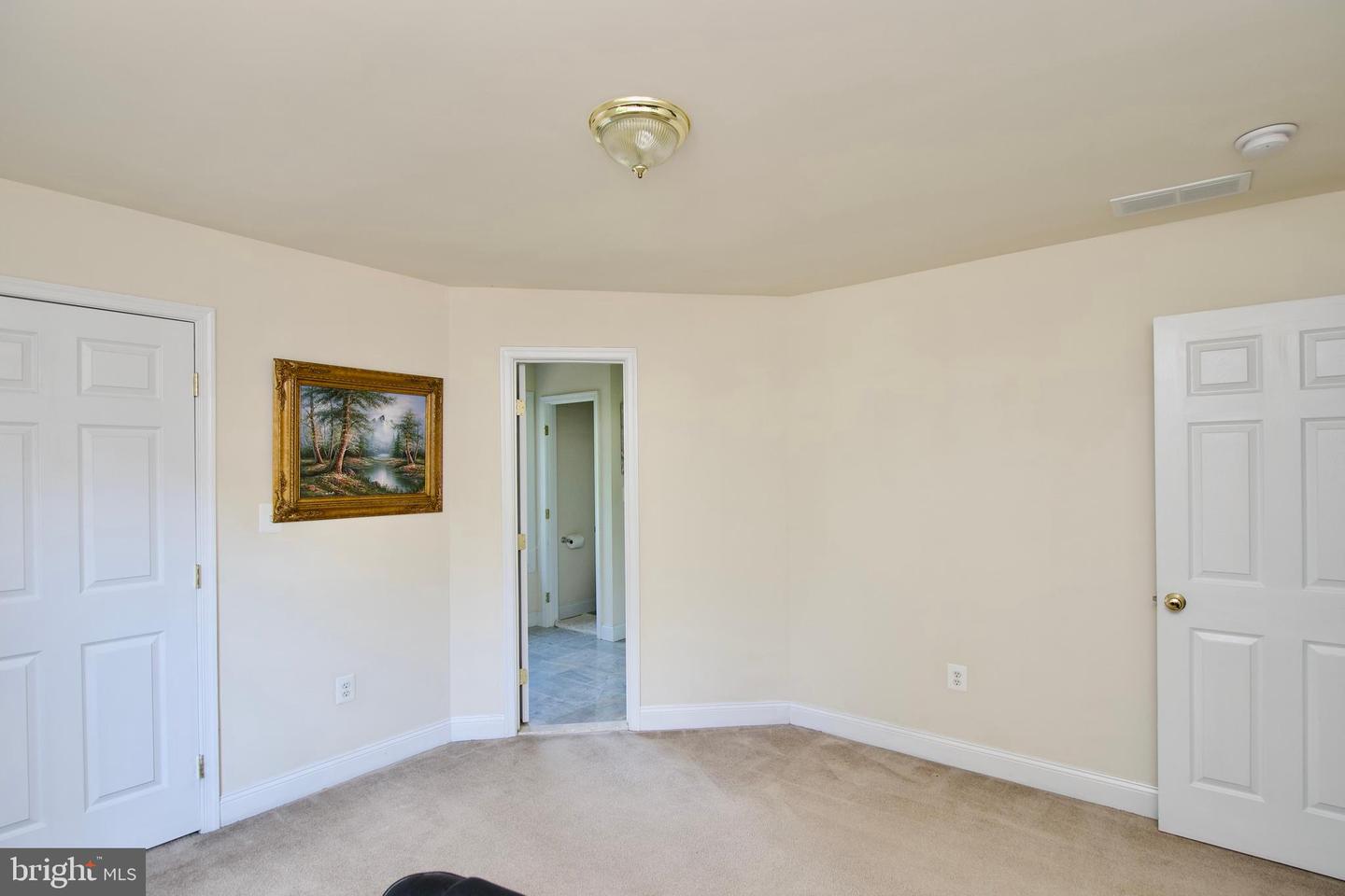 7801 RIDGEWOOD DR, ANNANDALE, Virginia 22003, 6 Bedrooms Bedrooms, ,6 BathroomsBathrooms,Residential,For sale,7801 RIDGEWOOD DR,VAFX2200890 MLS # VAFX2200890