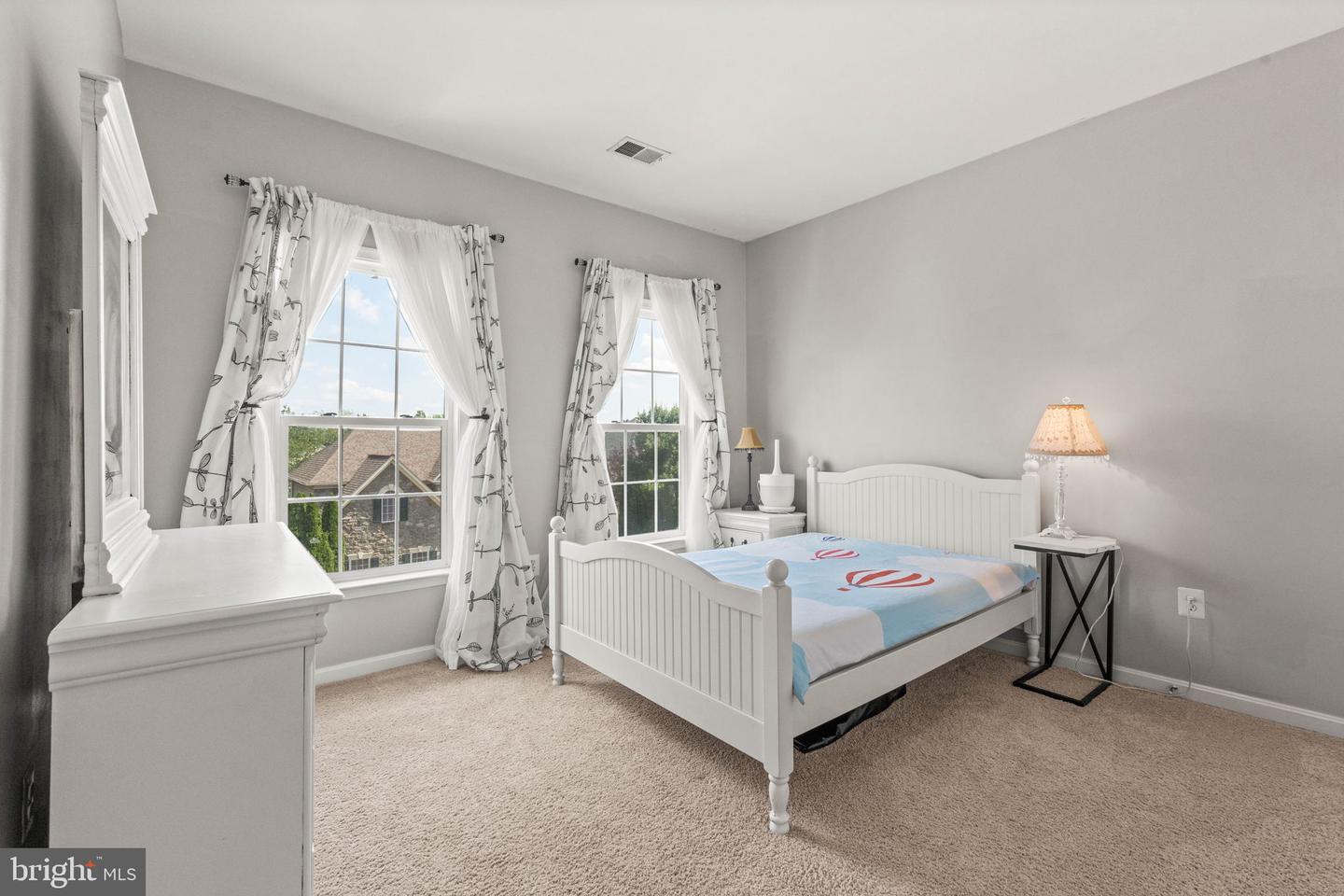 12072 PAPER BIRCH LN, GAINESVILLE, Virginia 20155, 6 Bedrooms Bedrooms, ,3 BathroomsBathrooms,Residential,For sale,12072 PAPER BIRCH LN,VAPW2099316 MLS # VAPW2099316