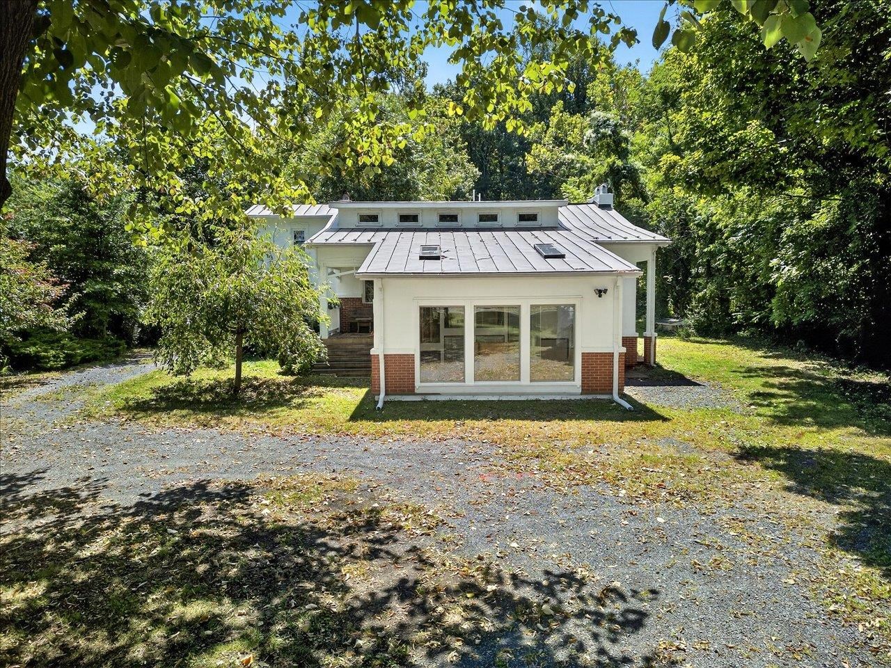 2928 PARKERSBURG TPKE, SWOOPE, Virginia 24479, 3 Bedrooms Bedrooms, ,3 BathroomsBathrooms,Residential,2928 PARKERSBURG TPKE,668868 MLS # 668868