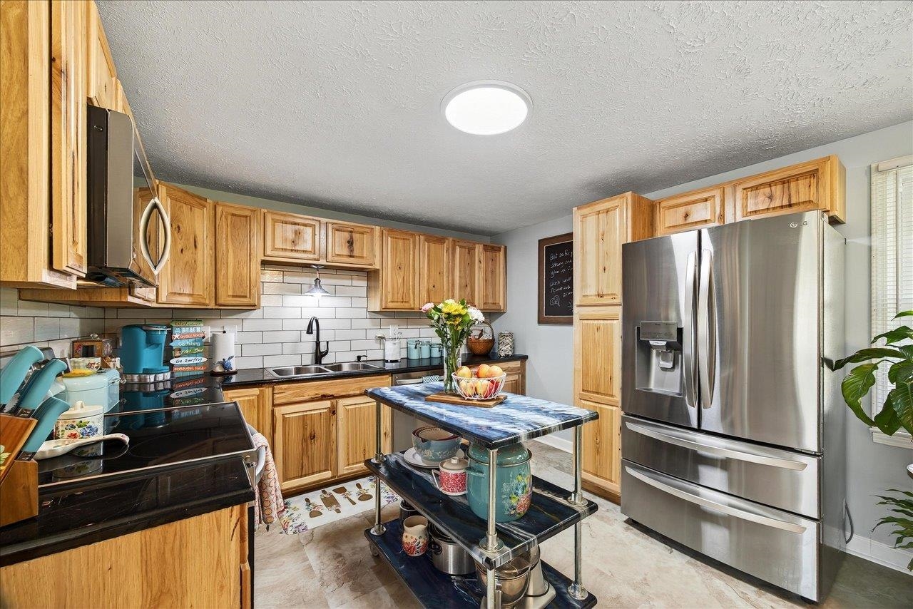 2861 OLD BUENA VISTA RD, BUENA VISTA, Virginia 24416, 3 Bedrooms Bedrooms, ,1 BathroomBathrooms,Residential,2861 OLD BUENA VISTA RD,669538 MLS # 669538