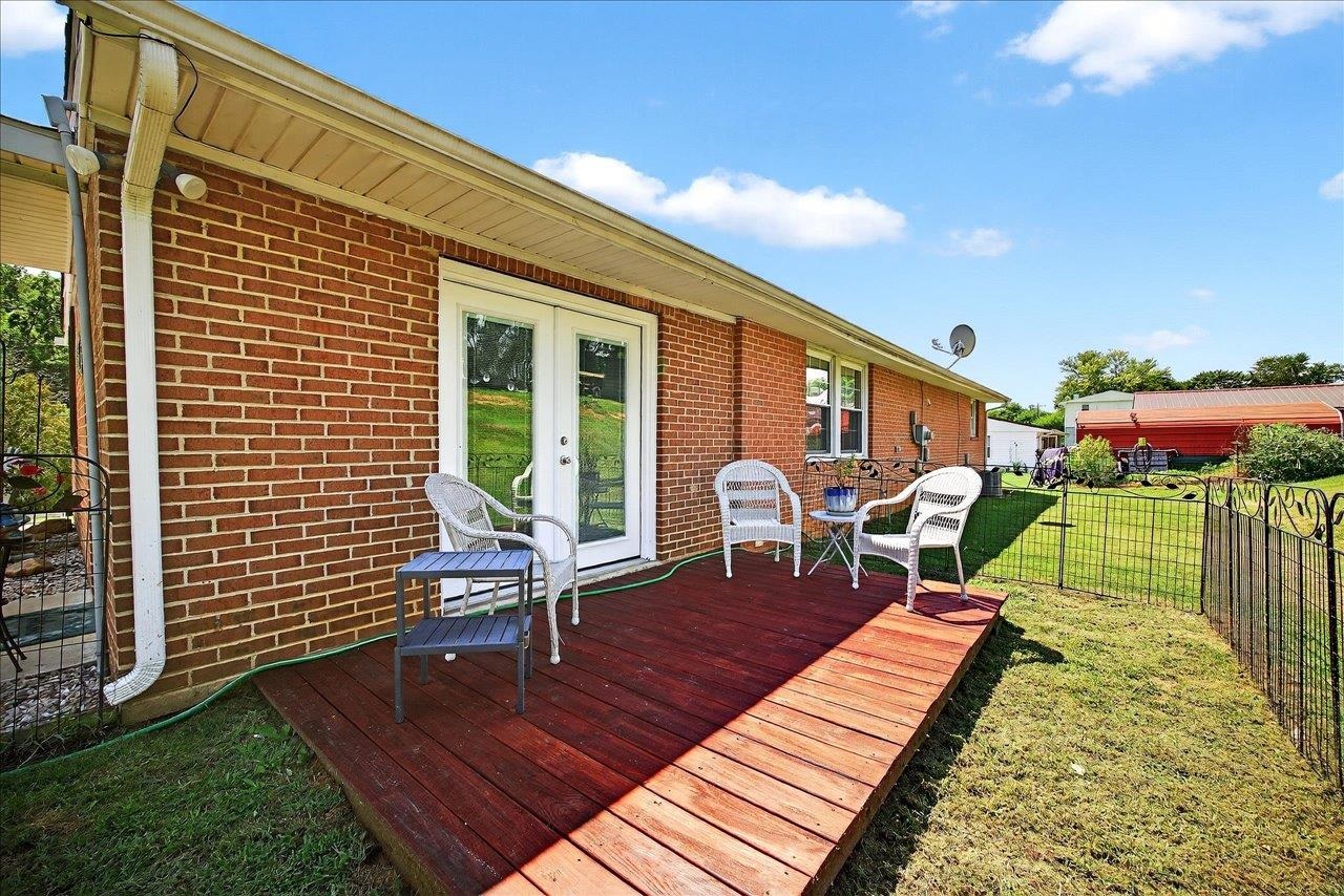 2861 OLD BUENA VISTA RD, BUENA VISTA, Virginia 24416, 3 Bedrooms Bedrooms, ,1 BathroomBathrooms,Residential,2861 OLD BUENA VISTA RD,669538 MLS # 669538