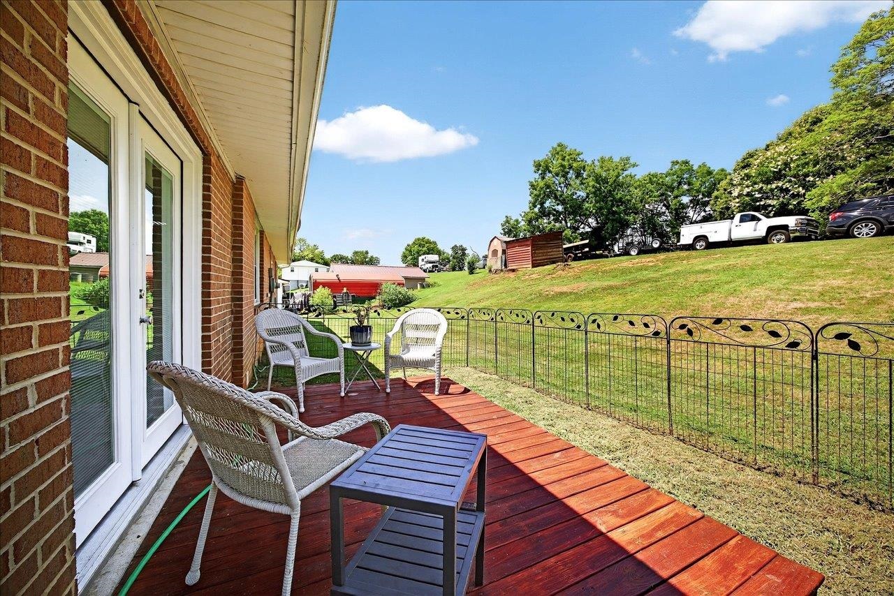 2861 OLD BUENA VISTA RD, BUENA VISTA, Virginia 24416, 3 Bedrooms Bedrooms, ,1 BathroomBathrooms,Residential,2861 OLD BUENA VISTA RD,669538 MLS # 669538
