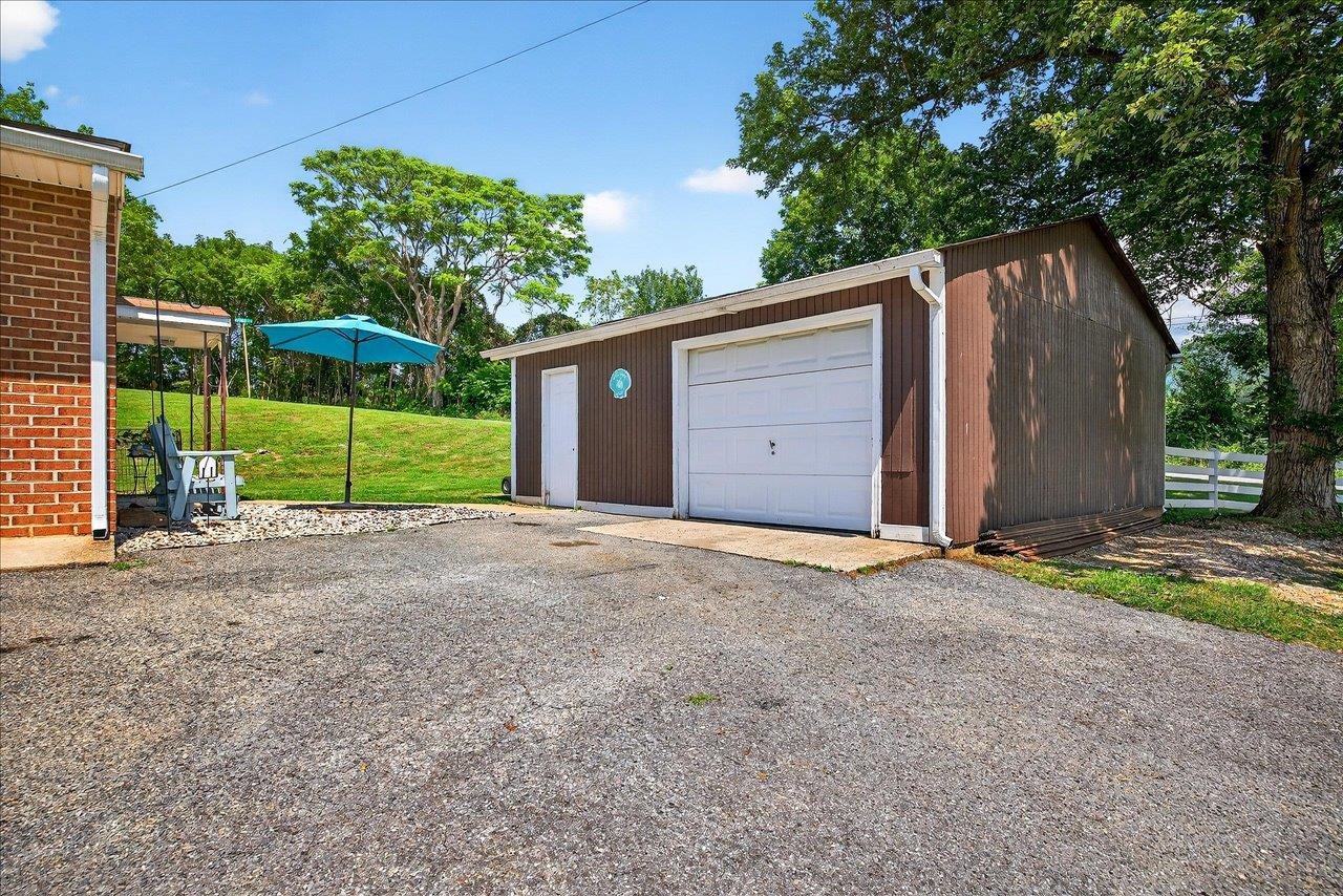 2861 OLD BUENA VISTA RD, BUENA VISTA, Virginia 24416, 3 Bedrooms Bedrooms, ,1 BathroomBathrooms,Residential,2861 OLD BUENA VISTA RD,669538 MLS # 669538