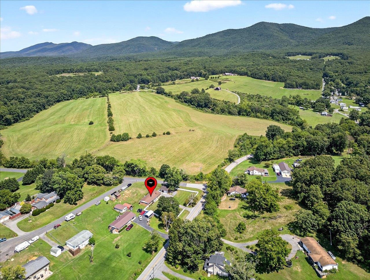 2861 OLD BUENA VISTA RD, BUENA VISTA, Virginia 24416, 3 Bedrooms Bedrooms, ,1 BathroomBathrooms,Residential,2861 OLD BUENA VISTA RD,669538 MLS # 669538