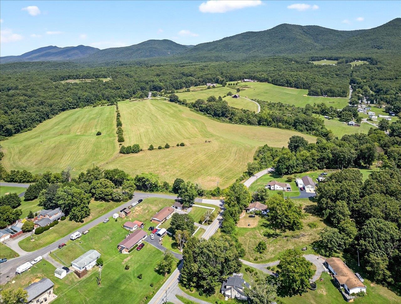 2861 OLD BUENA VISTA RD, BUENA VISTA, Virginia 24416, 3 Bedrooms Bedrooms, ,1 BathroomBathrooms,Residential,2861 OLD BUENA VISTA RD,669538 MLS # 669538