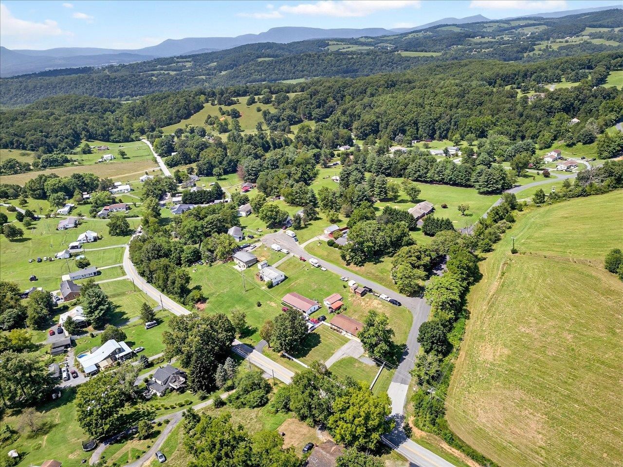 2861 OLD BUENA VISTA RD, BUENA VISTA, Virginia 24416, 3 Bedrooms Bedrooms, ,1 BathroomBathrooms,Residential,2861 OLD BUENA VISTA RD,669538 MLS # 669538
