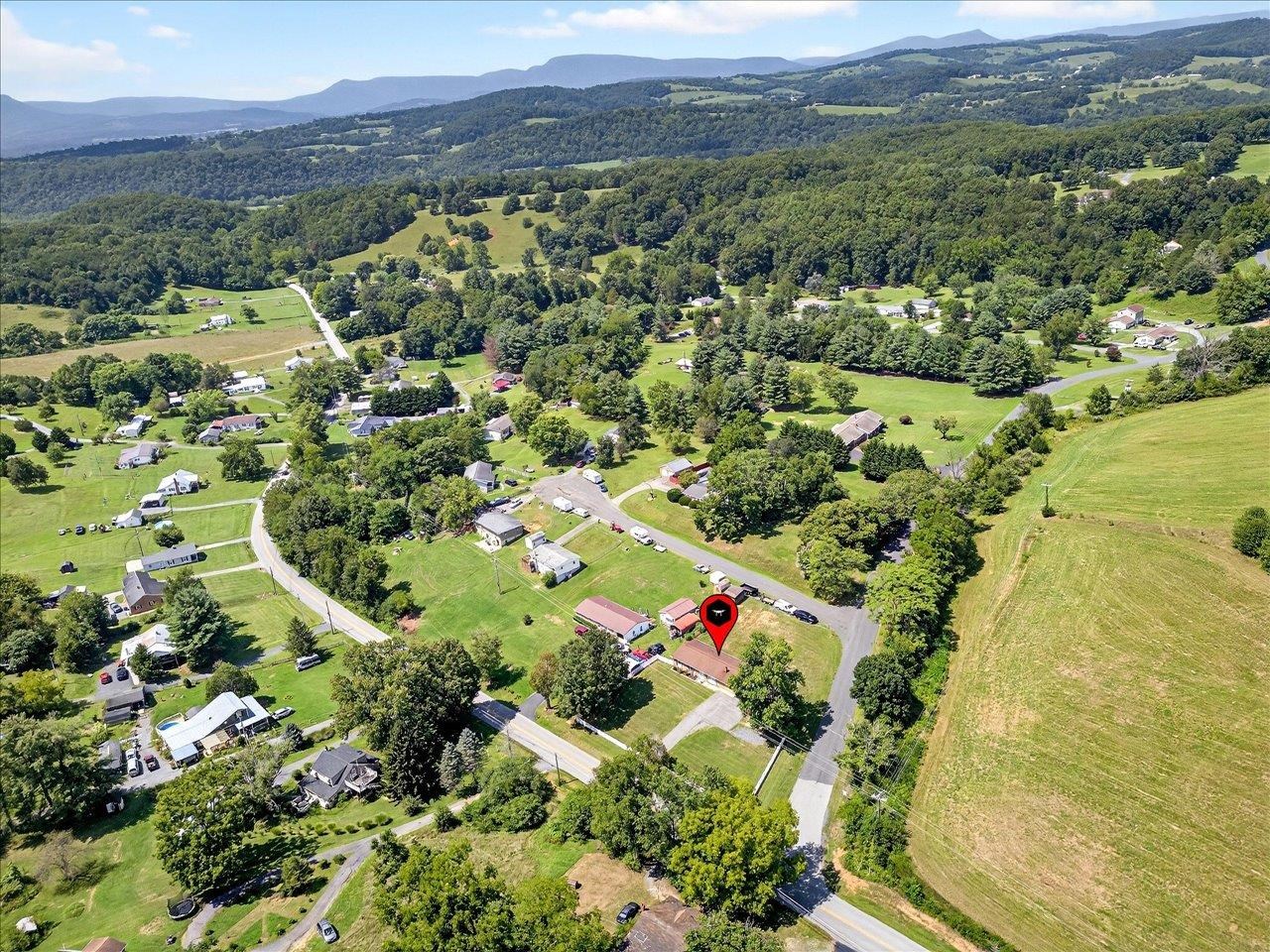 2861 OLD BUENA VISTA RD, BUENA VISTA, Virginia 24416, 3 Bedrooms Bedrooms, ,1 BathroomBathrooms,Residential,2861 OLD BUENA VISTA RD,669538 MLS # 669538