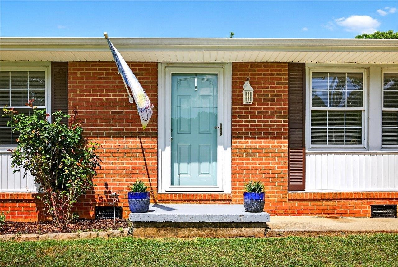 2861 OLD BUENA VISTA RD, BUENA VISTA, Virginia 24416, 3 Bedrooms Bedrooms, ,1 BathroomBathrooms,Residential,2861 OLD BUENA VISTA RD,669538 MLS # 669538