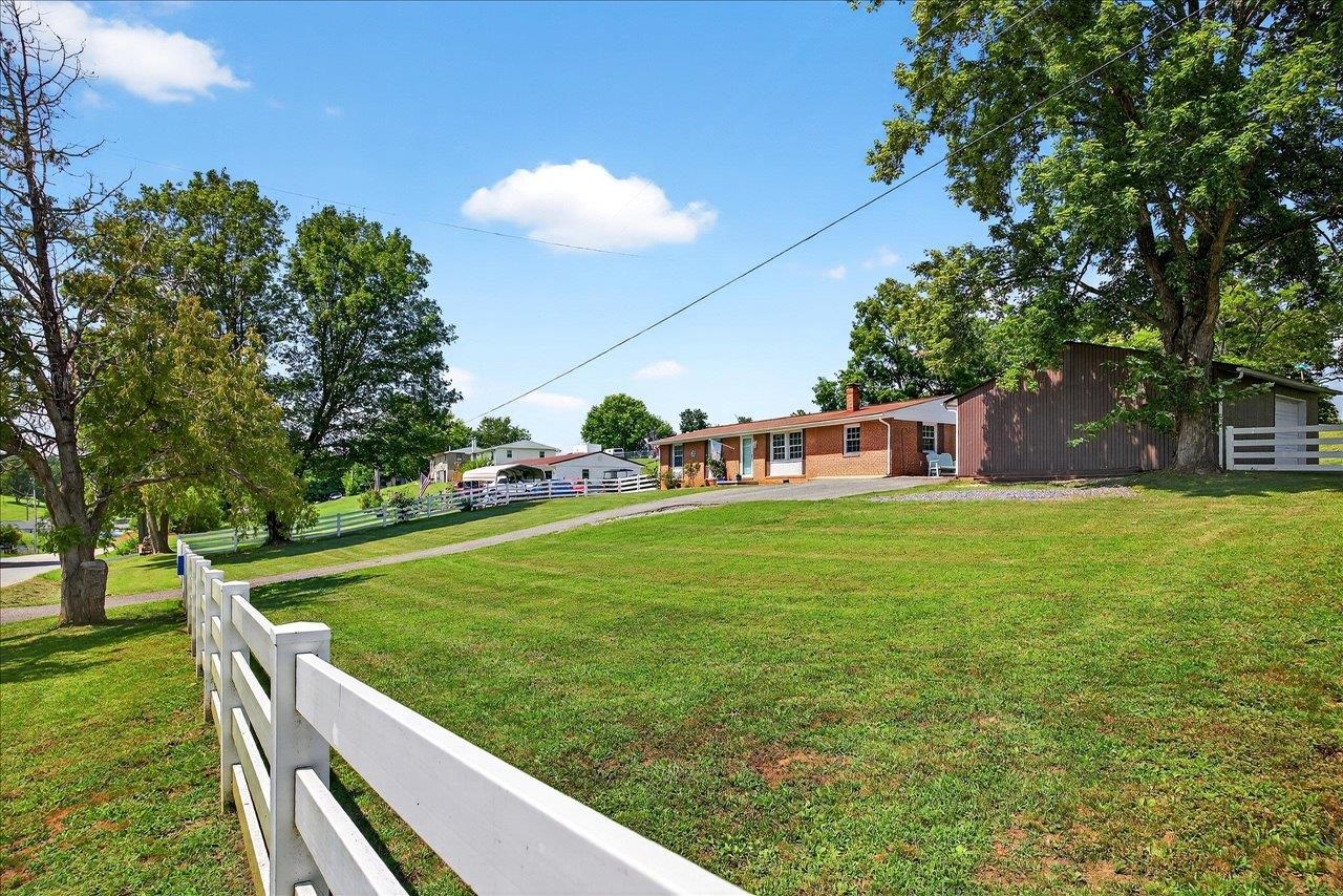 2861 OLD BUENA VISTA RD, BUENA VISTA, Virginia 24416, 3 Bedrooms Bedrooms, ,1 BathroomBathrooms,Residential,2861 OLD BUENA VISTA RD,669538 MLS # 669538