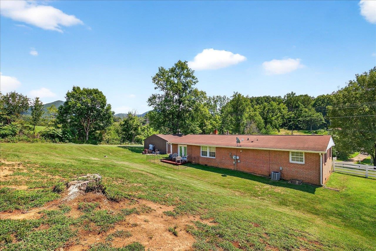 2861 OLD BUENA VISTA RD, BUENA VISTA, Virginia 24416, 3 Bedrooms Bedrooms, ,1 BathroomBathrooms,Residential,2861 OLD BUENA VISTA RD,669538 MLS # 669538