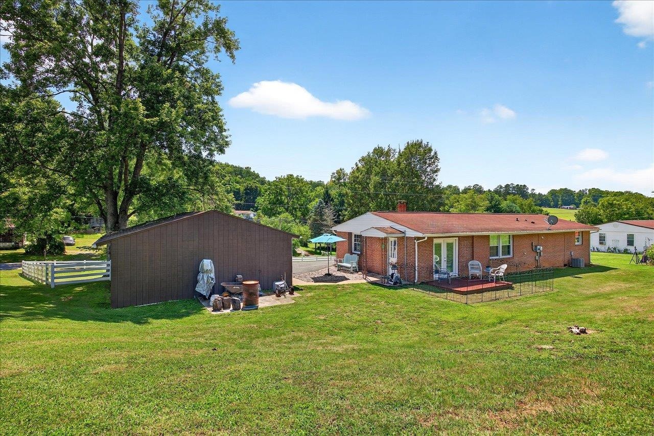 2861 OLD BUENA VISTA RD, BUENA VISTA, Virginia 24416, 3 Bedrooms Bedrooms, ,1 BathroomBathrooms,Residential,2861 OLD BUENA VISTA RD,669538 MLS # 669538